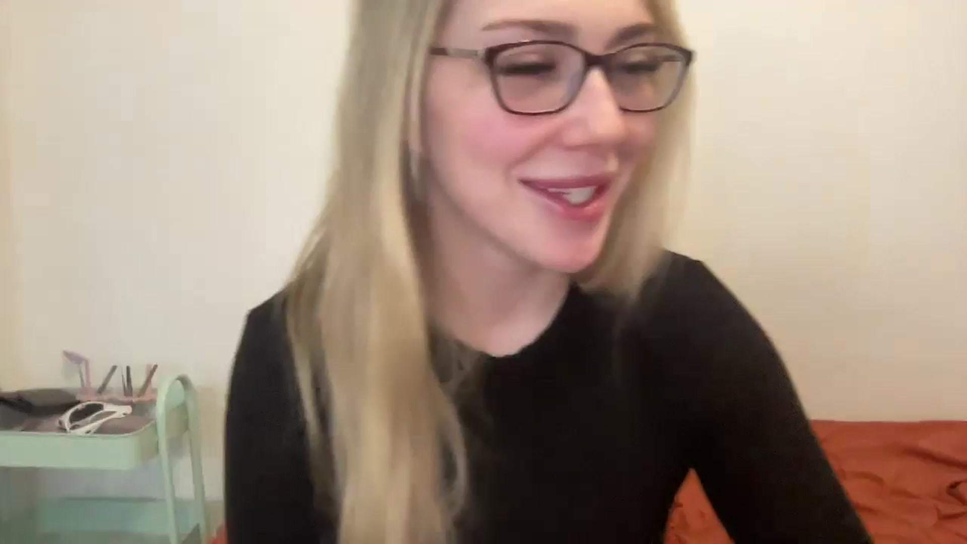 Gallery image thumbnail from AshleyMarina's myfreecams stream on, 12/19/2025, 15:00 image 1 of 20