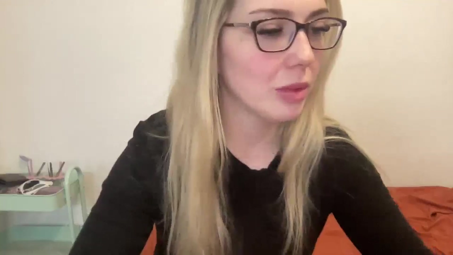 Gallery image thumbnail from AshleyMarina's myfreecams stream on, 12/19/2025, 15:00 image 19 of 20