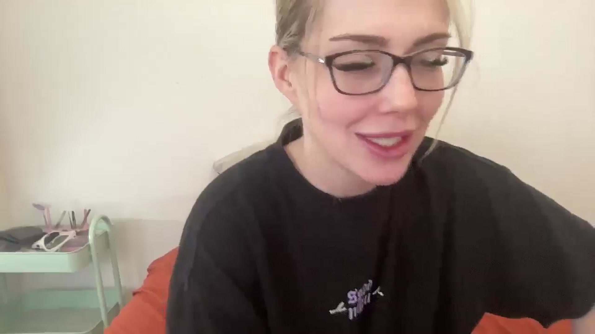 Gallery image thumbnail from AshleyMarina's myfreecams stream on, 12/22/2025, 18:04 image 15 of 20