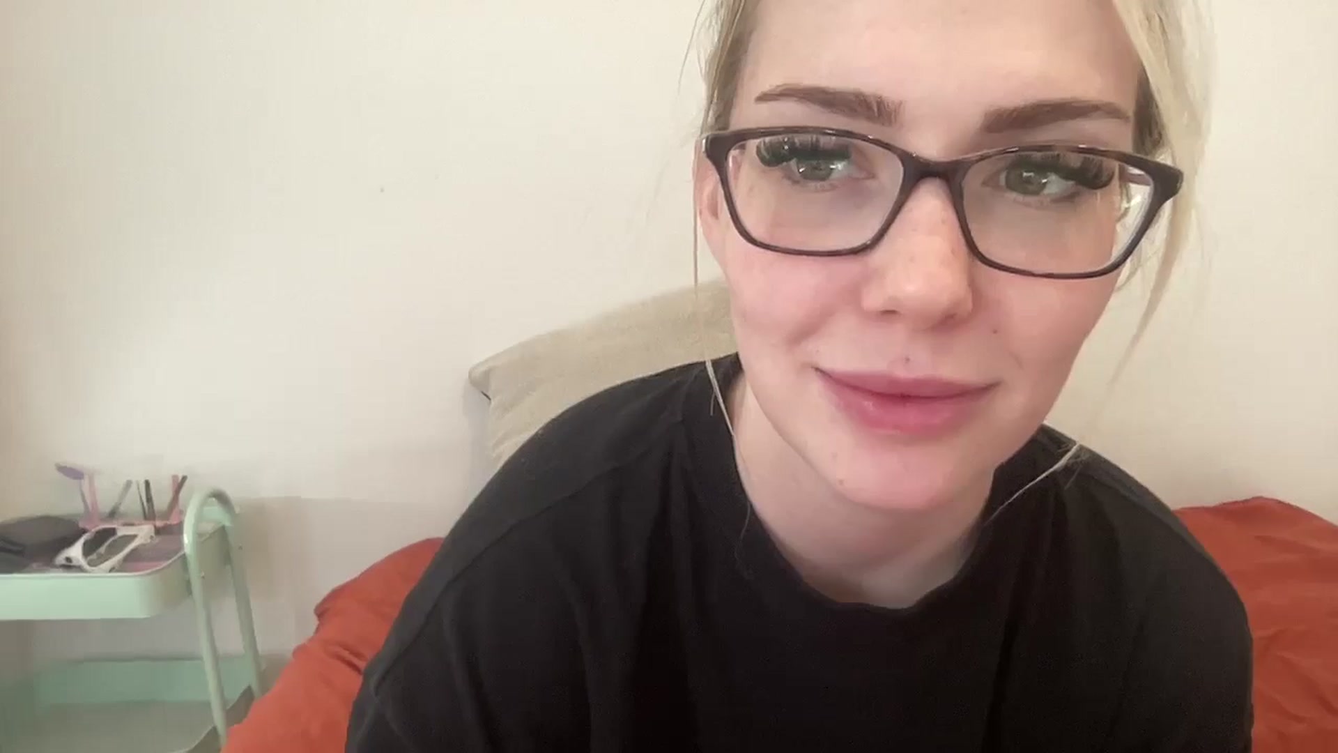Gallery image thumbnail from AshleyMarina's myfreecams stream on, 12/22/2025, 18:04 image 12 of 20