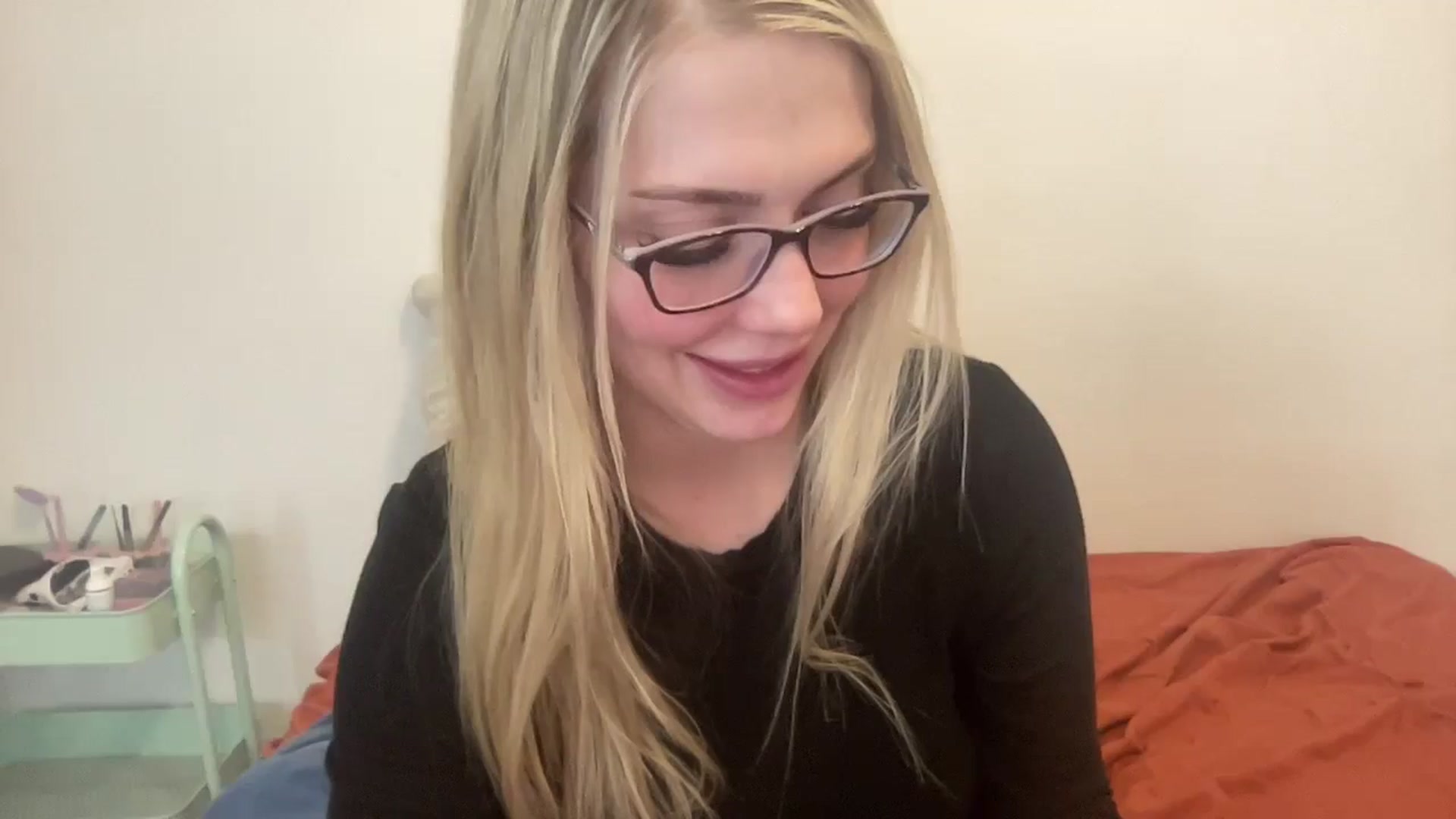 Gallery image thumbnail from AshleyMarina's myfreecams stream on, 12/22/2025, 23:34 image 18 of 20