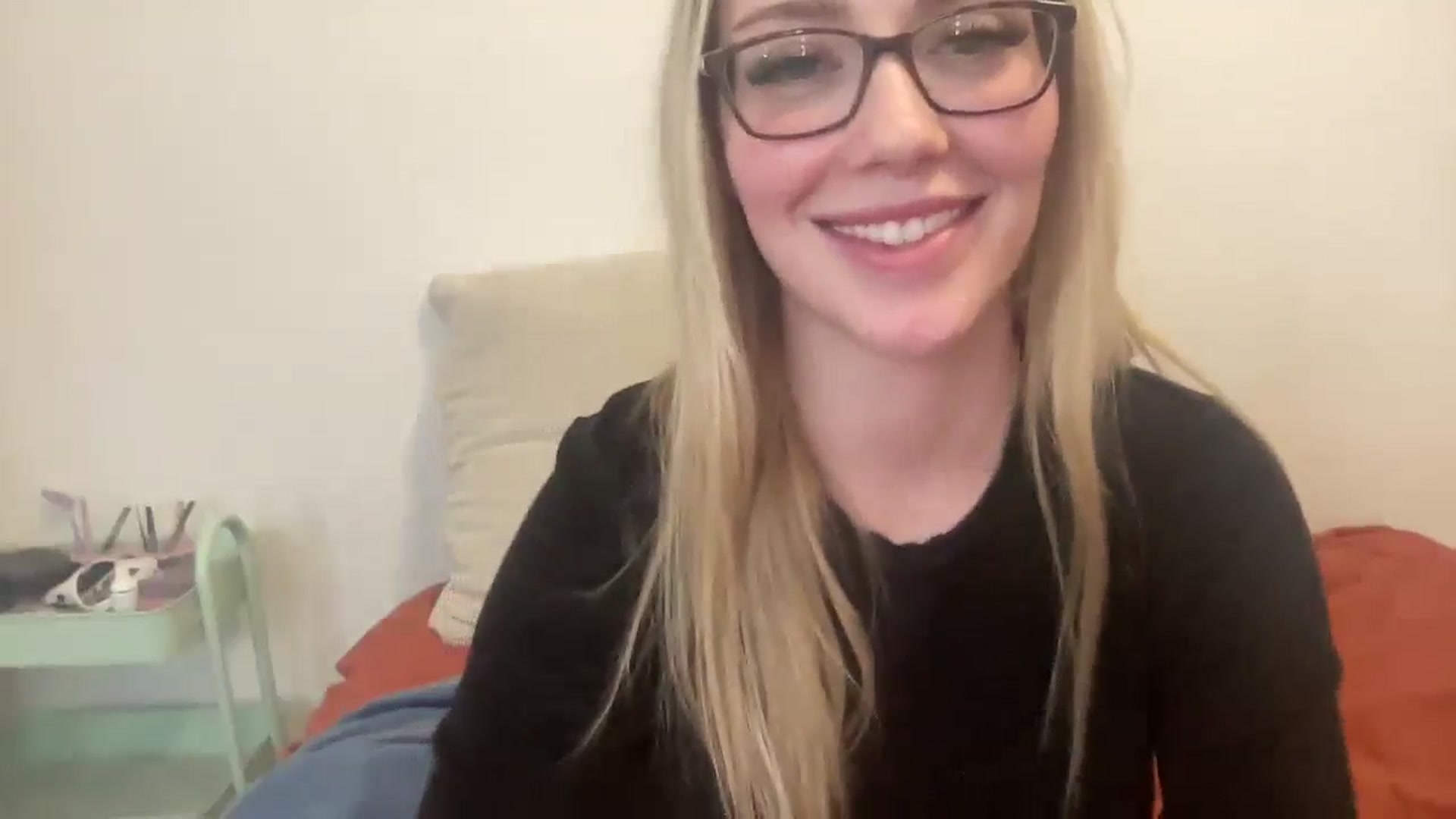 Gallery image thumbnail from AshleyMarina's myfreecams stream on, 12/22/2025, 23:34 image 16 of 20