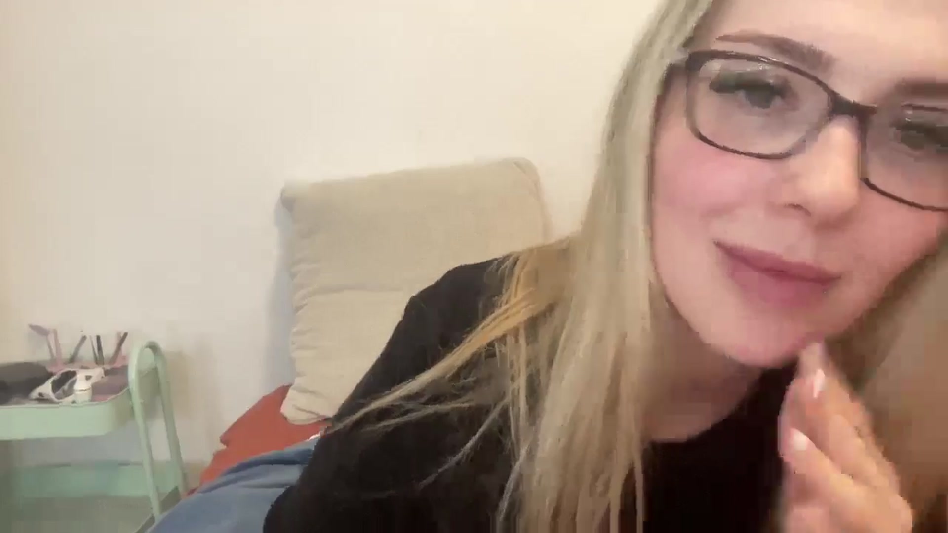 Gallery image thumbnail from AshleyMarina's myfreecams stream on, 12/22/2025, 23:34 image 14 of 20