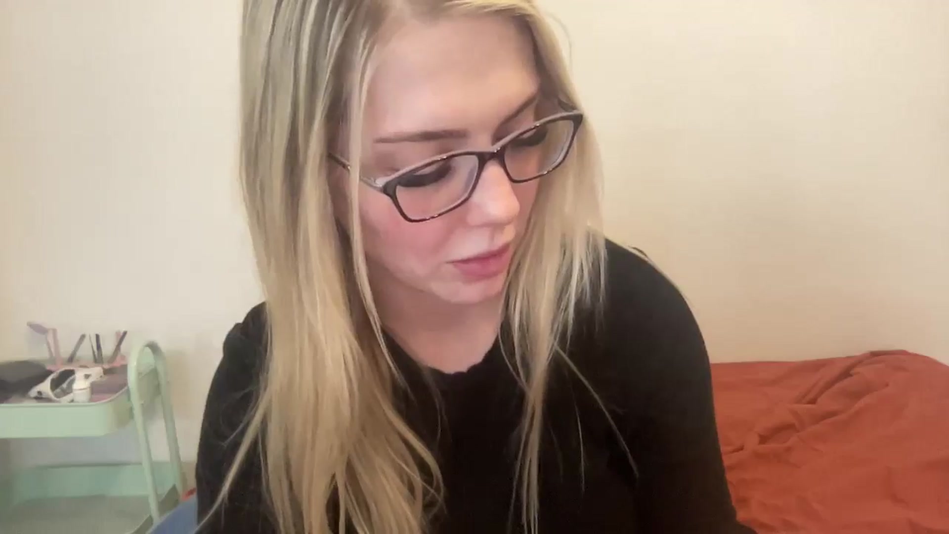 Gallery image thumbnail from AshleyMarina's myfreecams stream on, 12/22/2025, 23:34 image 15 of 20