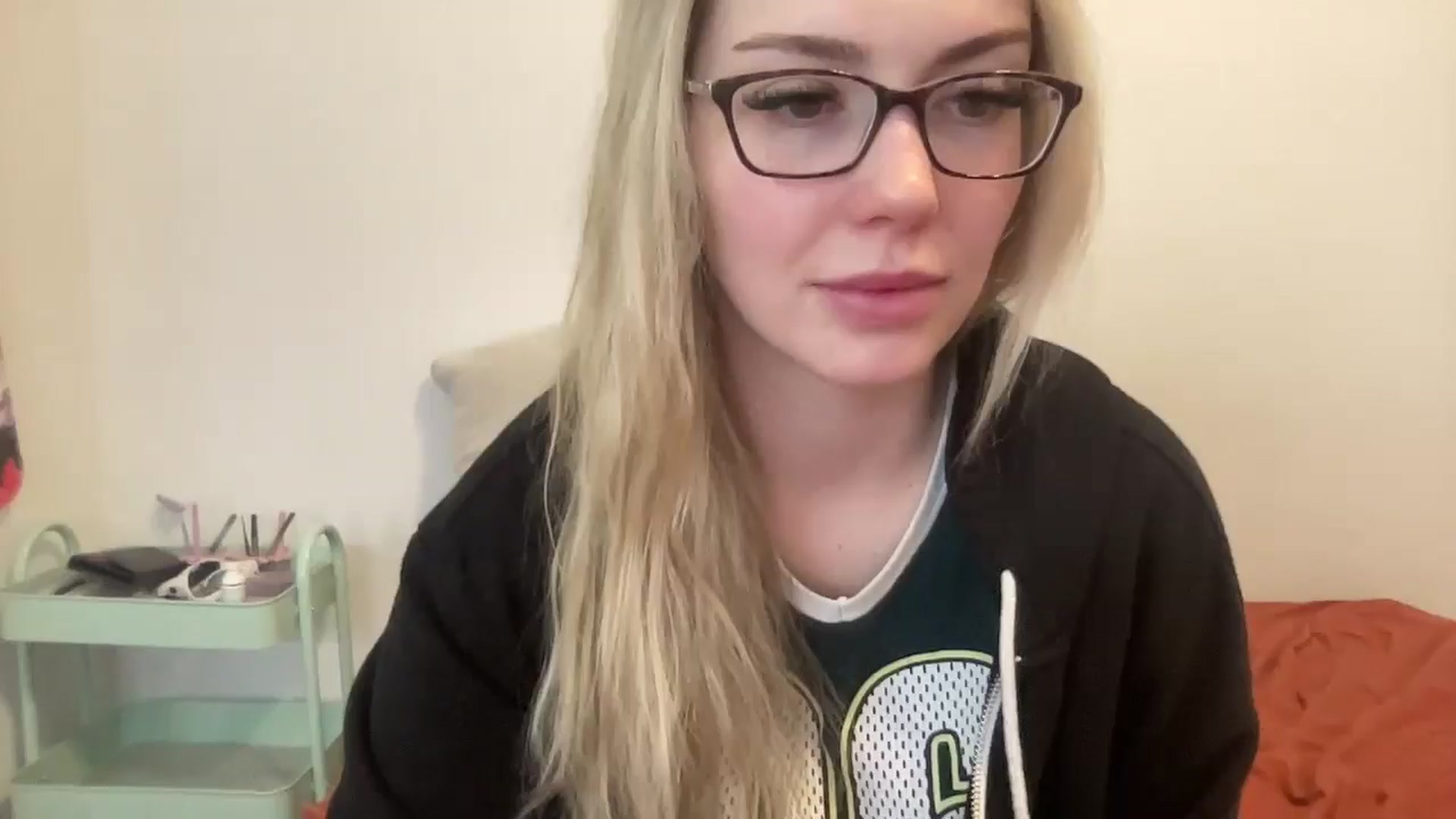 Gallery image thumbnail from AshleyMarina's myfreecams stream on, 12/23/2025, 15:56 image 1 of 20