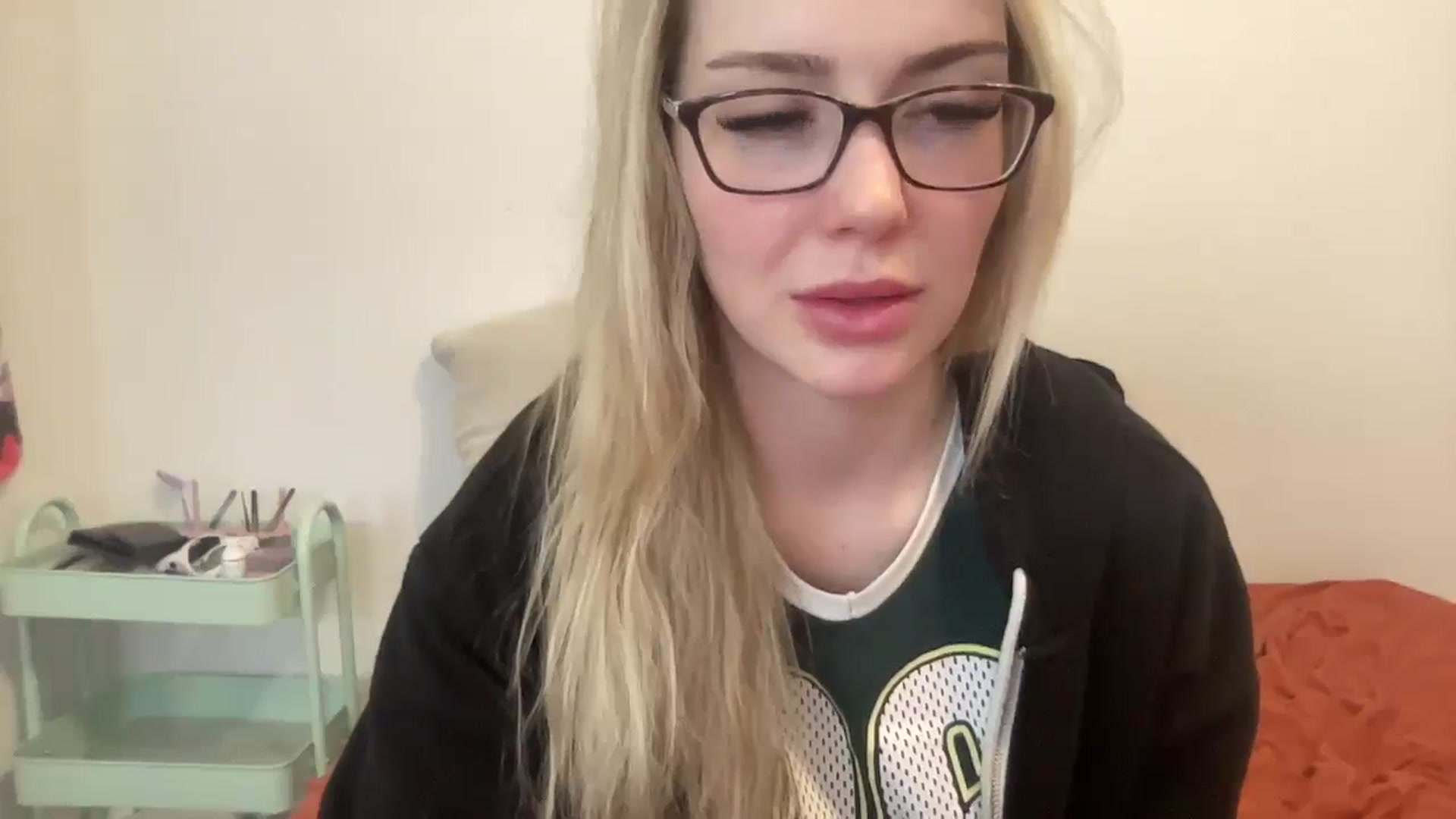 Gallery image thumbnail from AshleyMarina's myfreecams stream on, 12/23/2025, 15:56 image 9 of 20