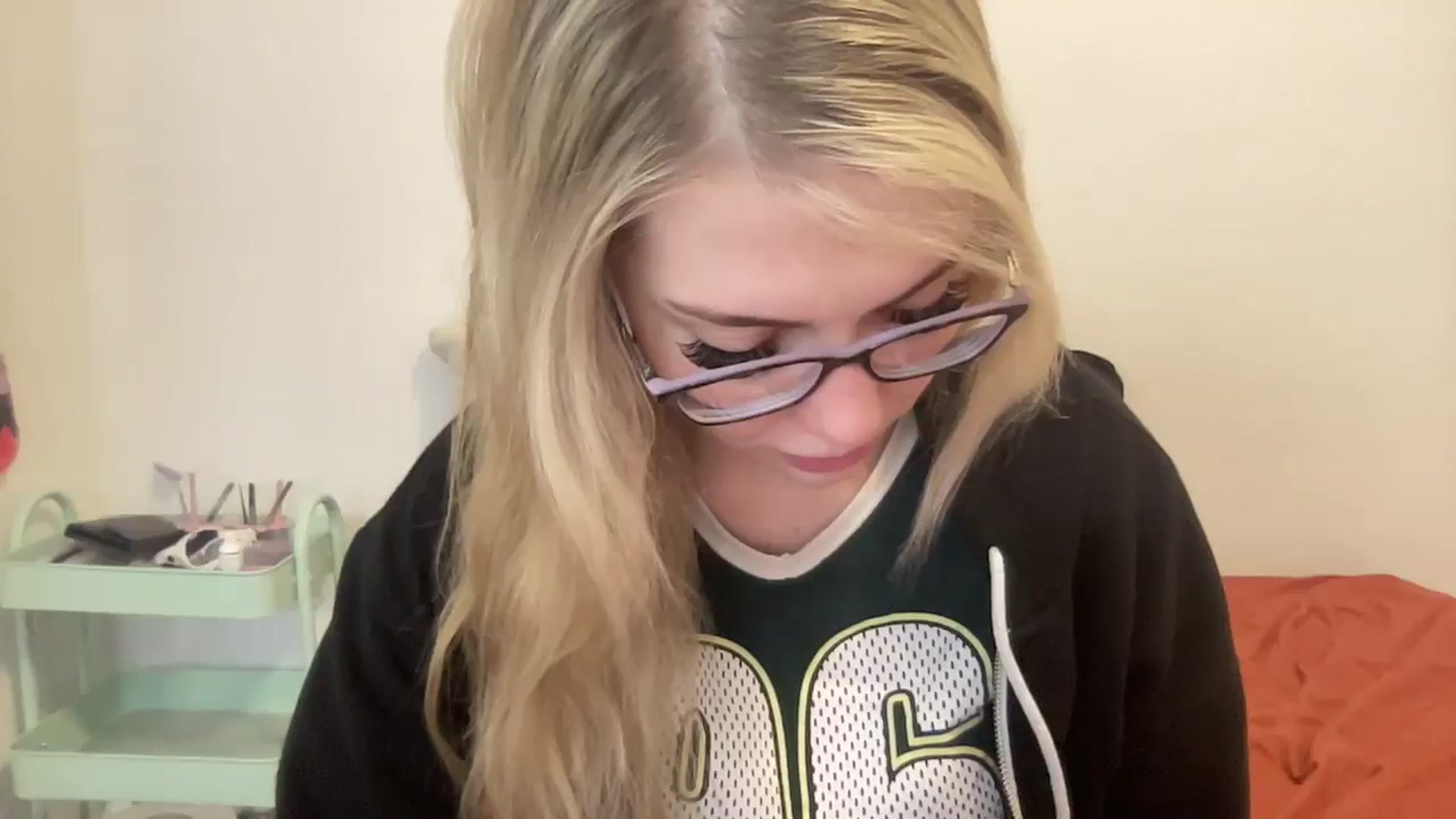 Gallery image thumbnail from AshleyMarina's myfreecams stream on, 12/23/2025, 15:56 image 4 of 20