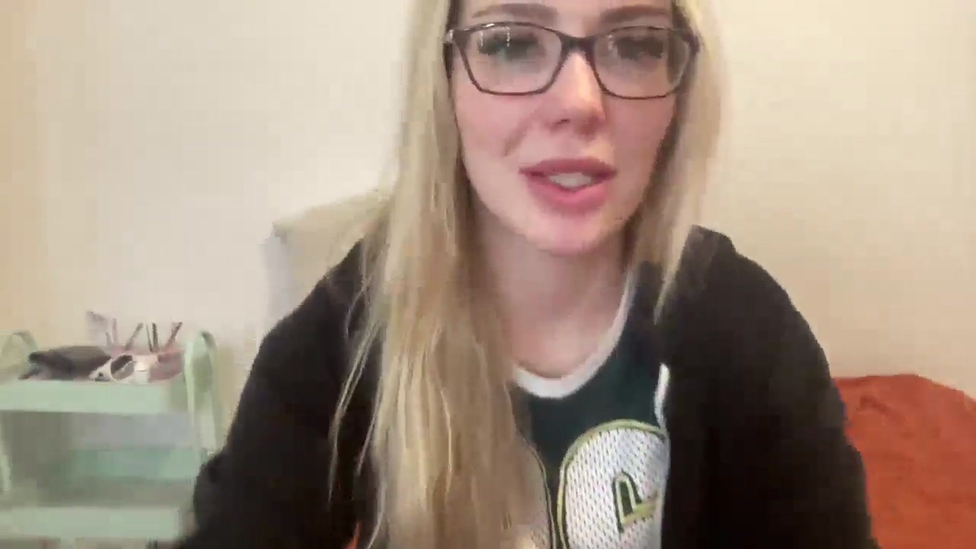 Gallery image thumbnail from AshleyMarina's myfreecams stream on, 12/23/2025, 15:56 image 16 of 20