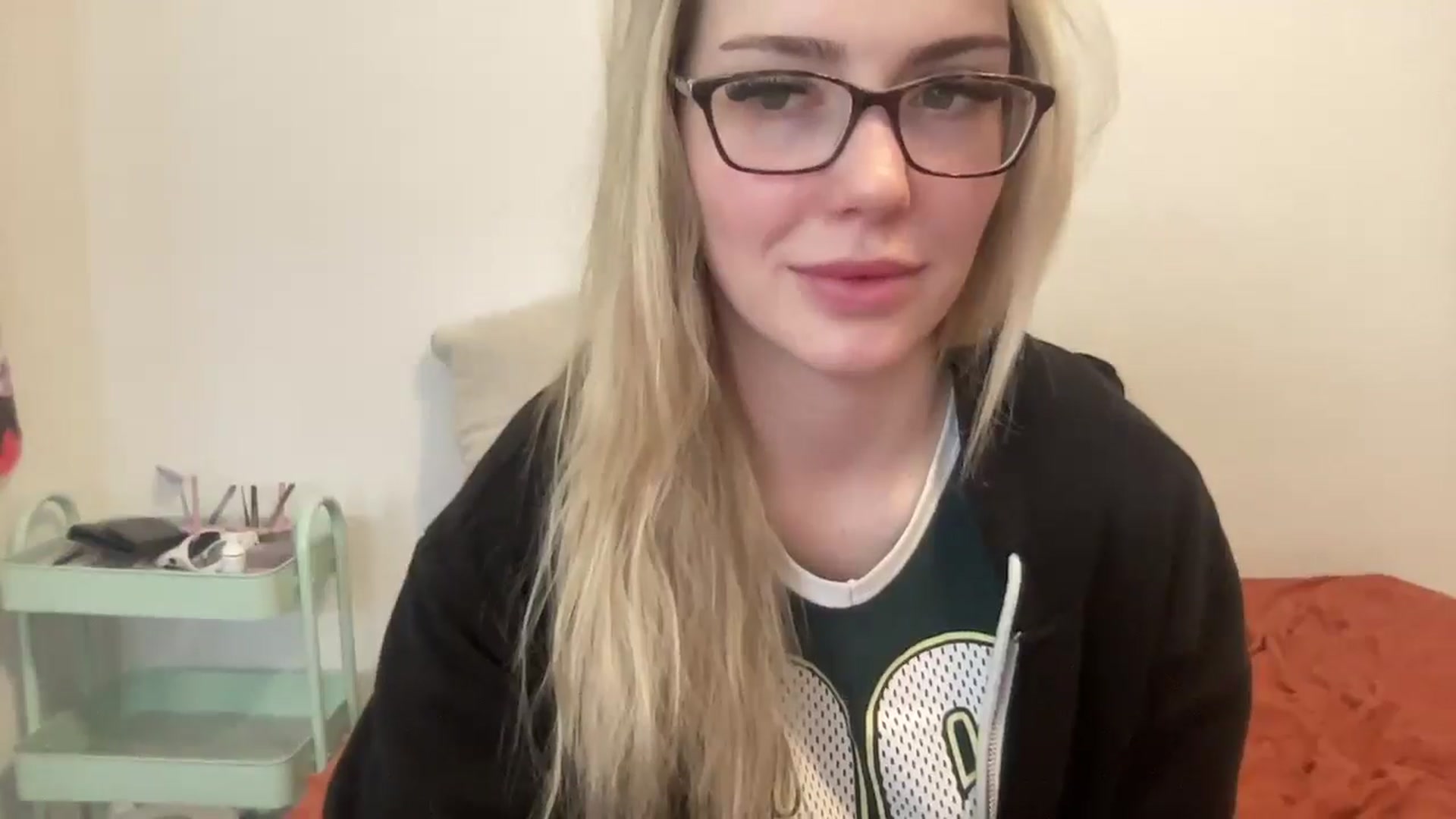 Gallery image thumbnail from AshleyMarina's myfreecams stream on, 12/23/2025, 15:56 image 10 of 20
