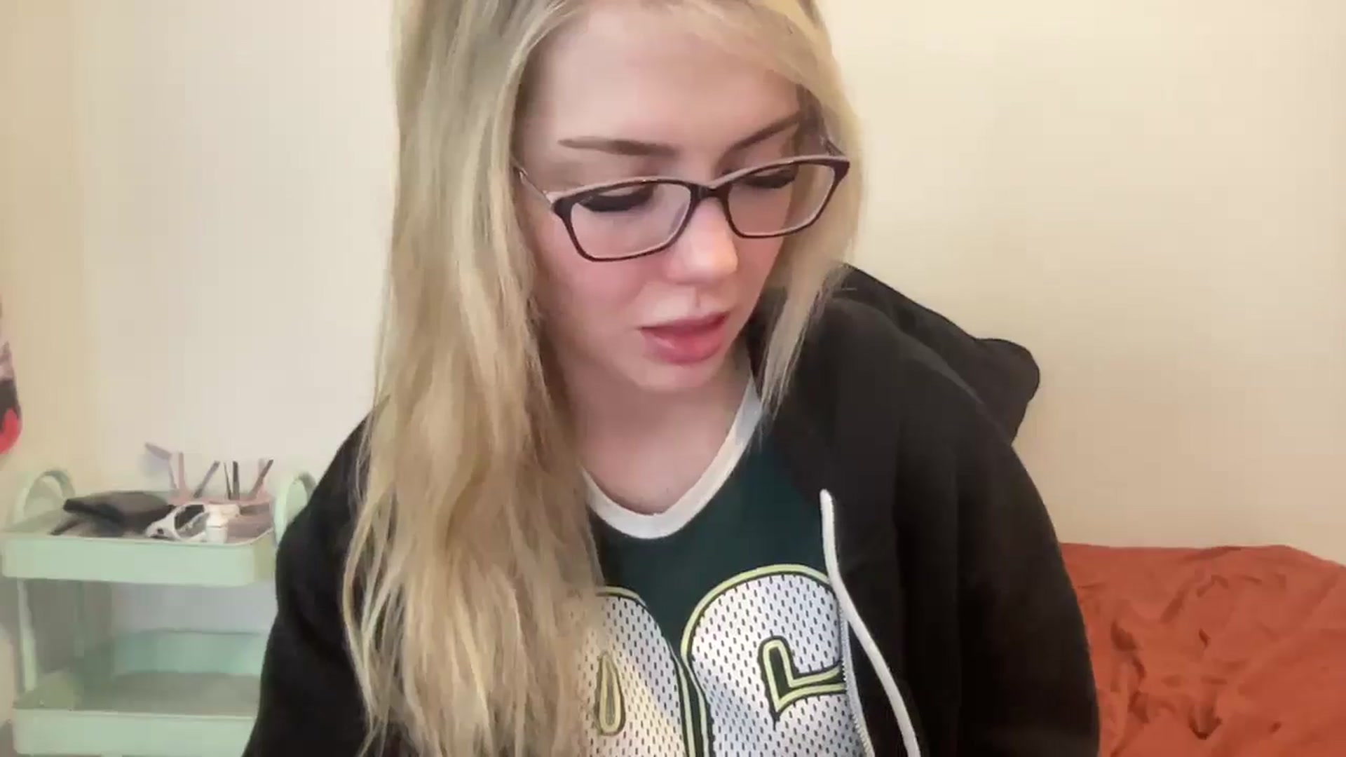 Gallery image thumbnail from AshleyMarina's myfreecams stream on, 12/23/2025, 15:56 image 6 of 20