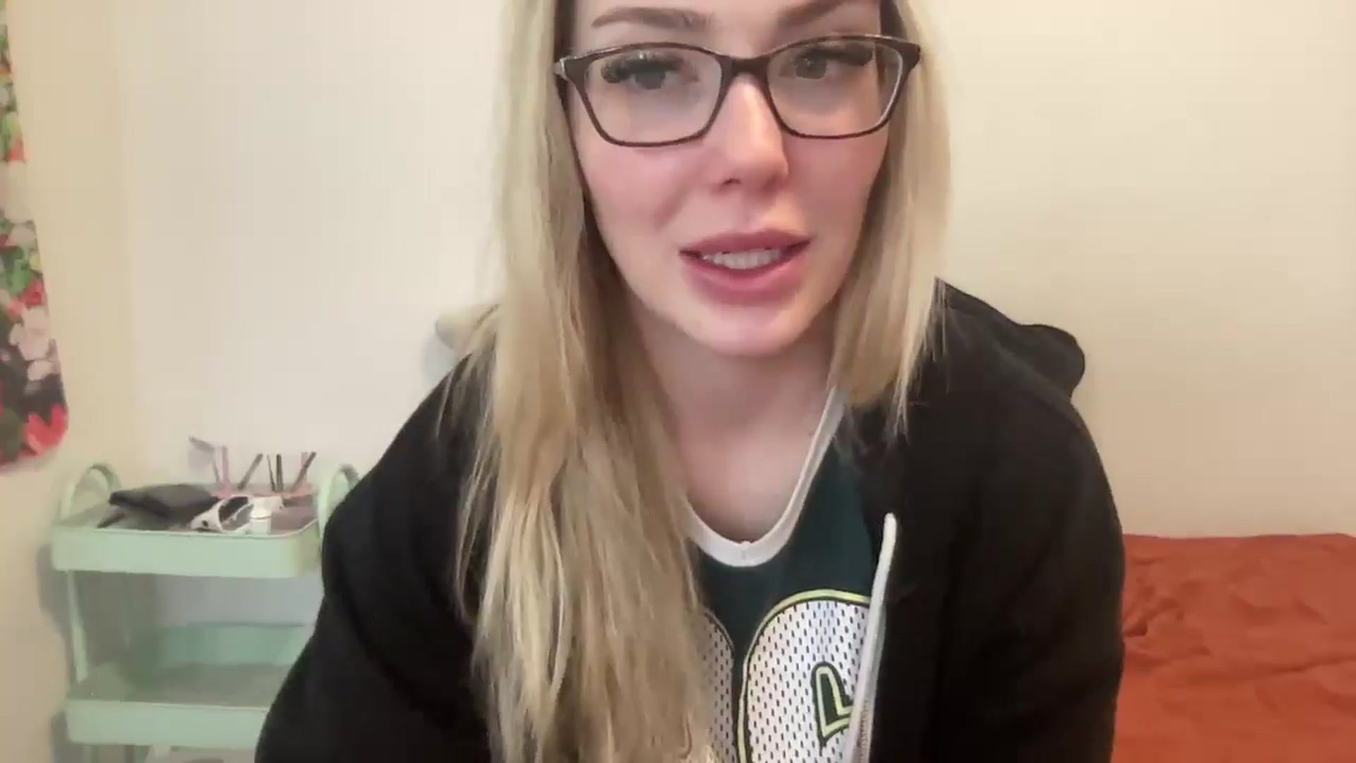 Gallery image thumbnail from AshleyMarina's myfreecams stream on, 12/23/2025, 15:56 image 17 of 20