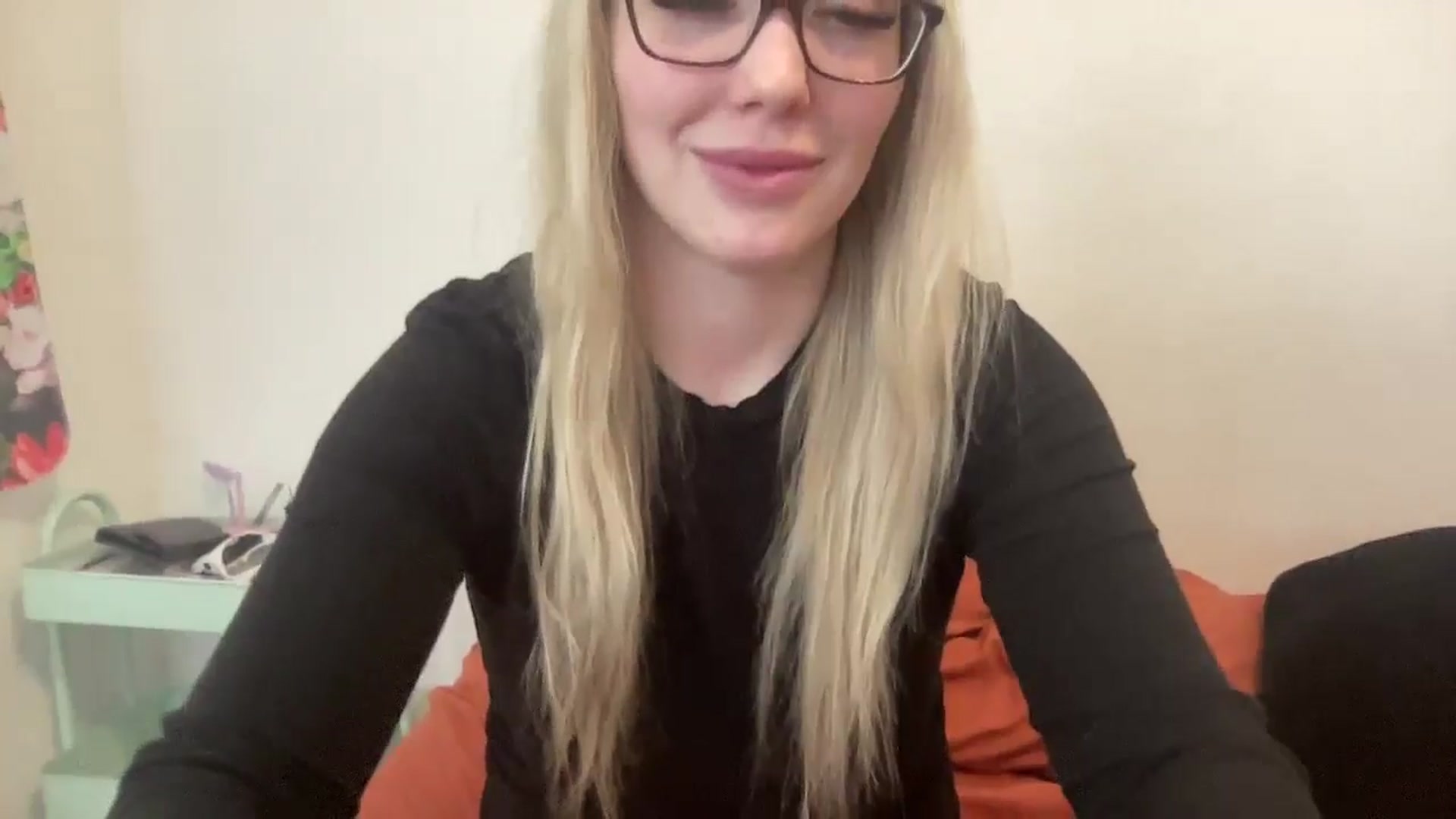 Gallery image thumbnail from AshleyMarina's myfreecams stream on, 12/23/2025, 17:34 image 16 of 20