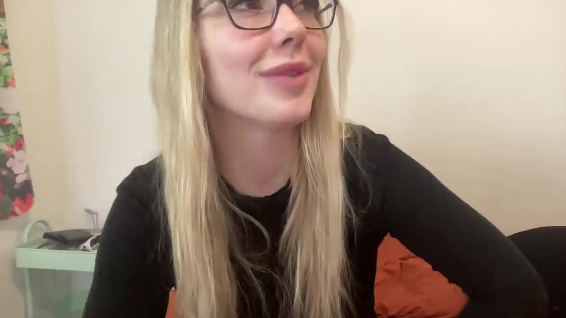 Gallery image thumbnail from AshleyMarina's myfreecams stream on, 12/23/2025, 17:34 image 6 of 20