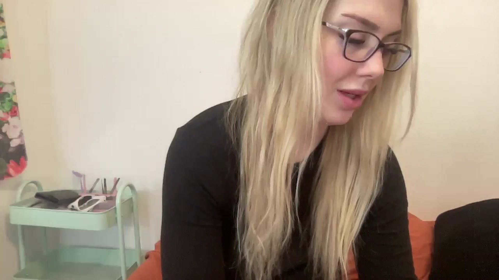 Gallery image thumbnail from AshleyMarina's myfreecams stream on, 12/23/2025, 17:34 image 18 of 20
