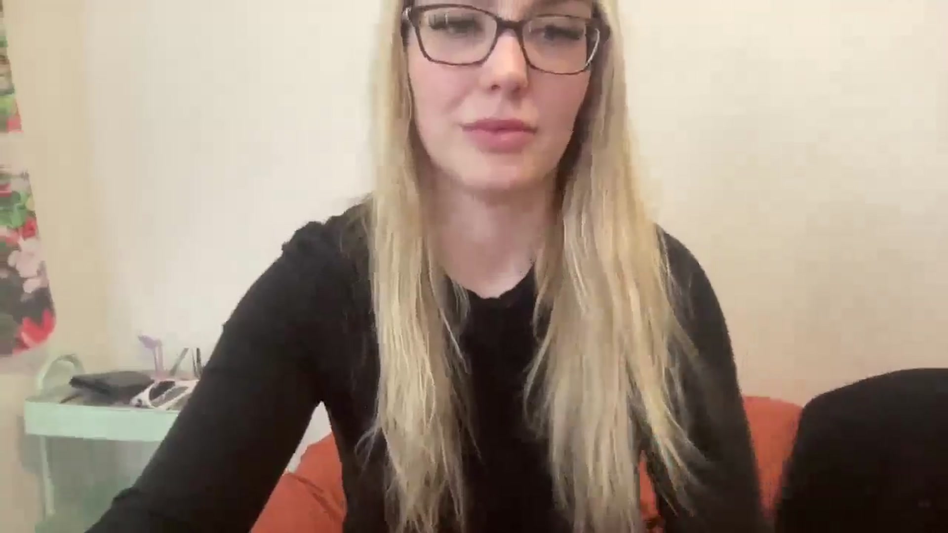 Gallery image thumbnail from AshleyMarina's myfreecams stream on, 12/23/2025, 17:34 image 5 of 20