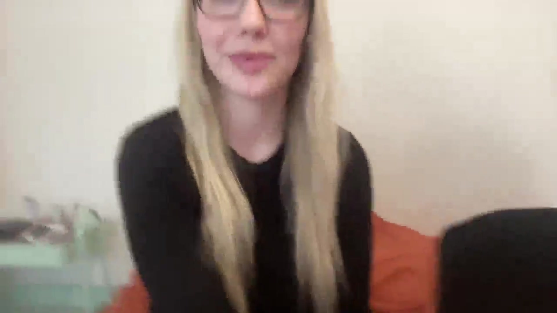 Gallery image thumbnail from AshleyMarina's myfreecams stream on, 12/23/2025, 17:34 image 15 of 20