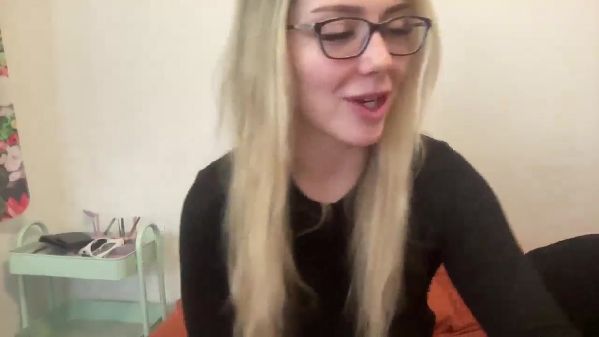 Gallery image thumbnail from AshleyMarina's myfreecams stream on, 12/23/2025, 18:13 image 7 of 20
