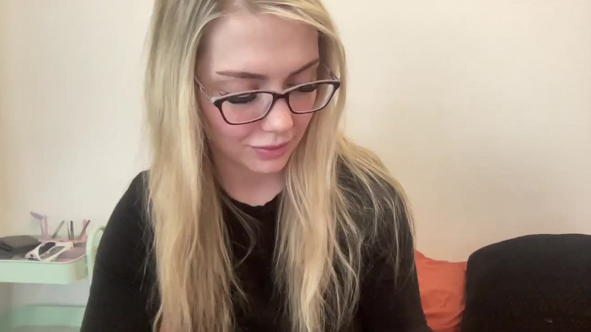 Gallery image thumbnail from AshleyMarina's myfreecams stream on, 12/23/2025, 18:13 image 19 of 20