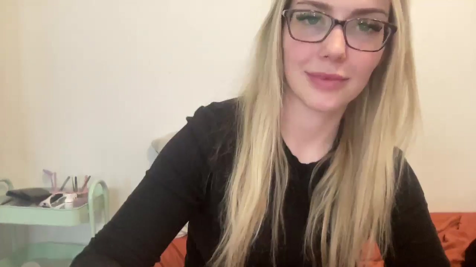 Gallery image thumbnail from AshleyMarina's myfreecams stream on, 12/24/2025, 18:32 image 14 of 20