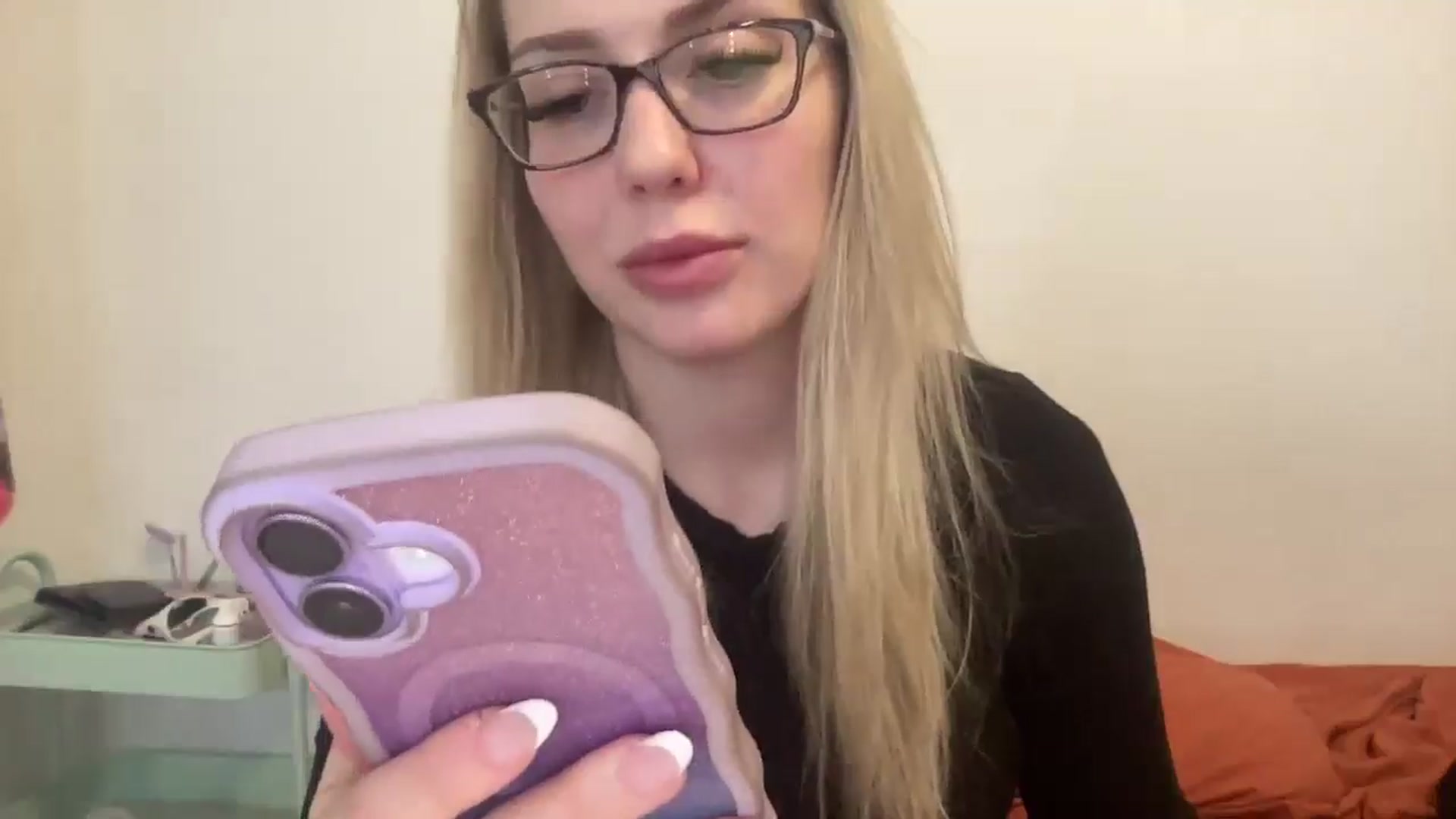 Gallery image thumbnail from AshleyMarina's myfreecams stream on, 12/24/2025, 18:32 image 13 of 20