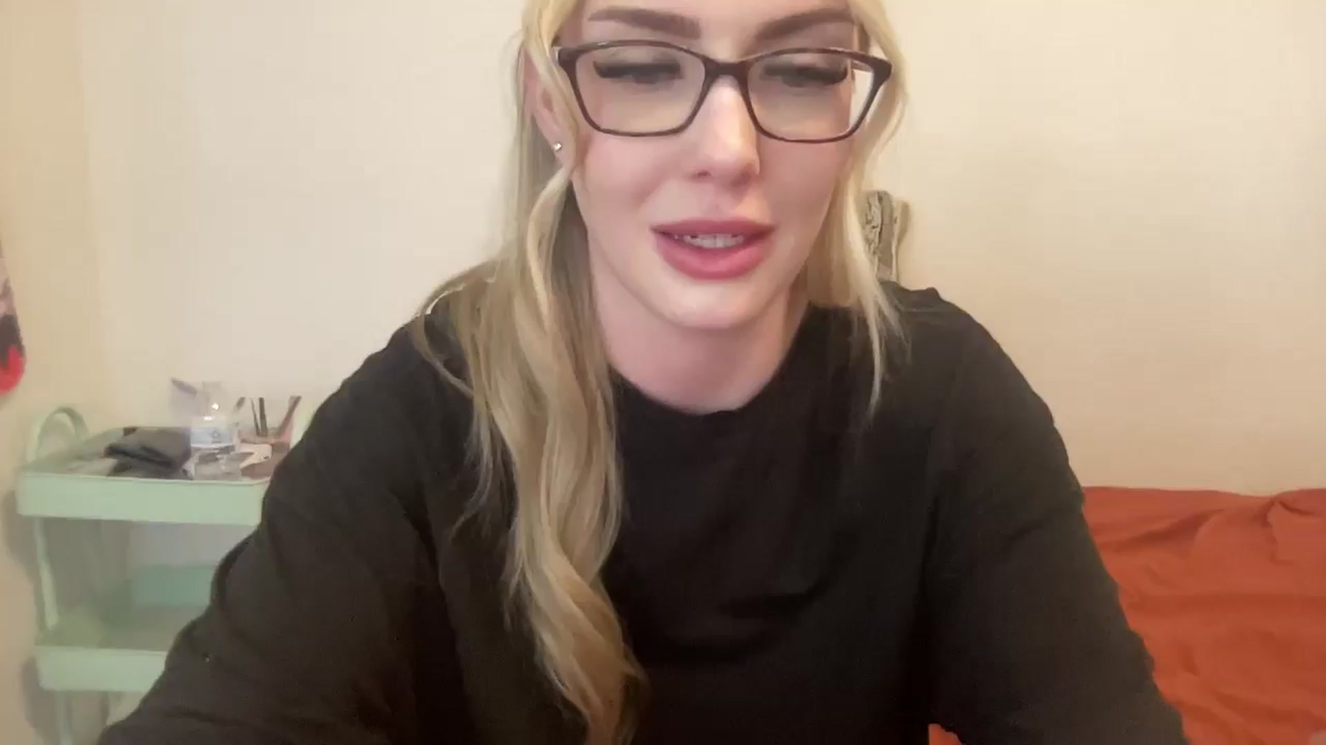 Gallery image thumbnail from AshleyMarina's myfreecams stream on, 12/29/2025, 24:00 image 19 of 20
