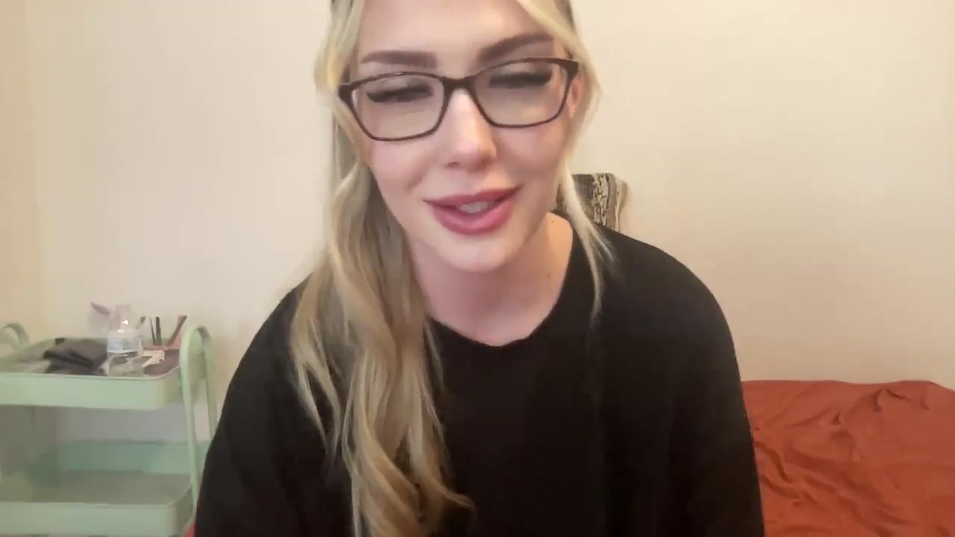 Gallery image thumbnail from AshleyMarina's myfreecams stream on, 12/29/2025, 24:00 image 9 of 20