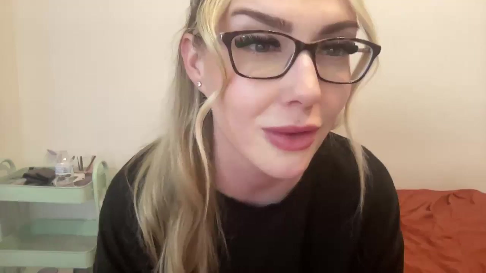 Gallery image thumbnail from AshleyMarina's myfreecams stream on, 12/29/2025, 24:00 image 12 of 20