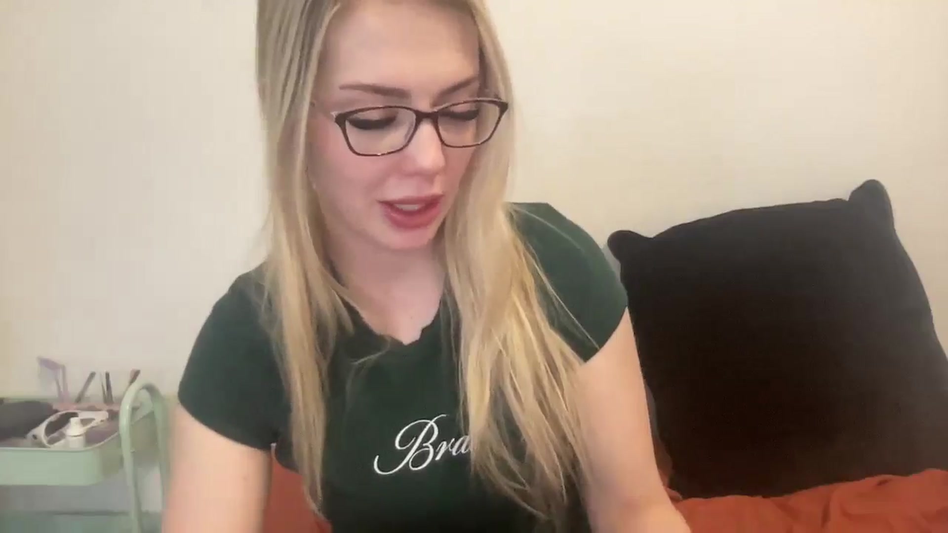 Gallery image thumbnail from AshleyMarina's myfreecams stream on, 12/31/2025, 15:34 image 2 of 20