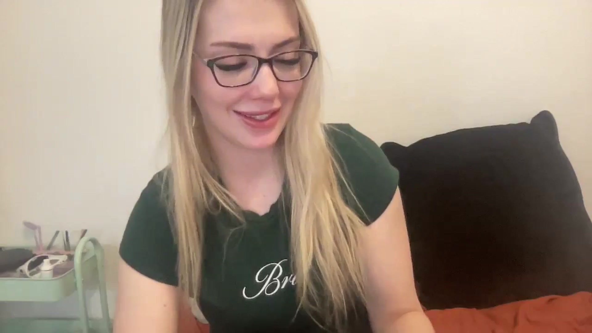 Gallery image thumbnail from AshleyMarina's myfreecams stream on, 12/31/2025, 15:34 image 3 of 20