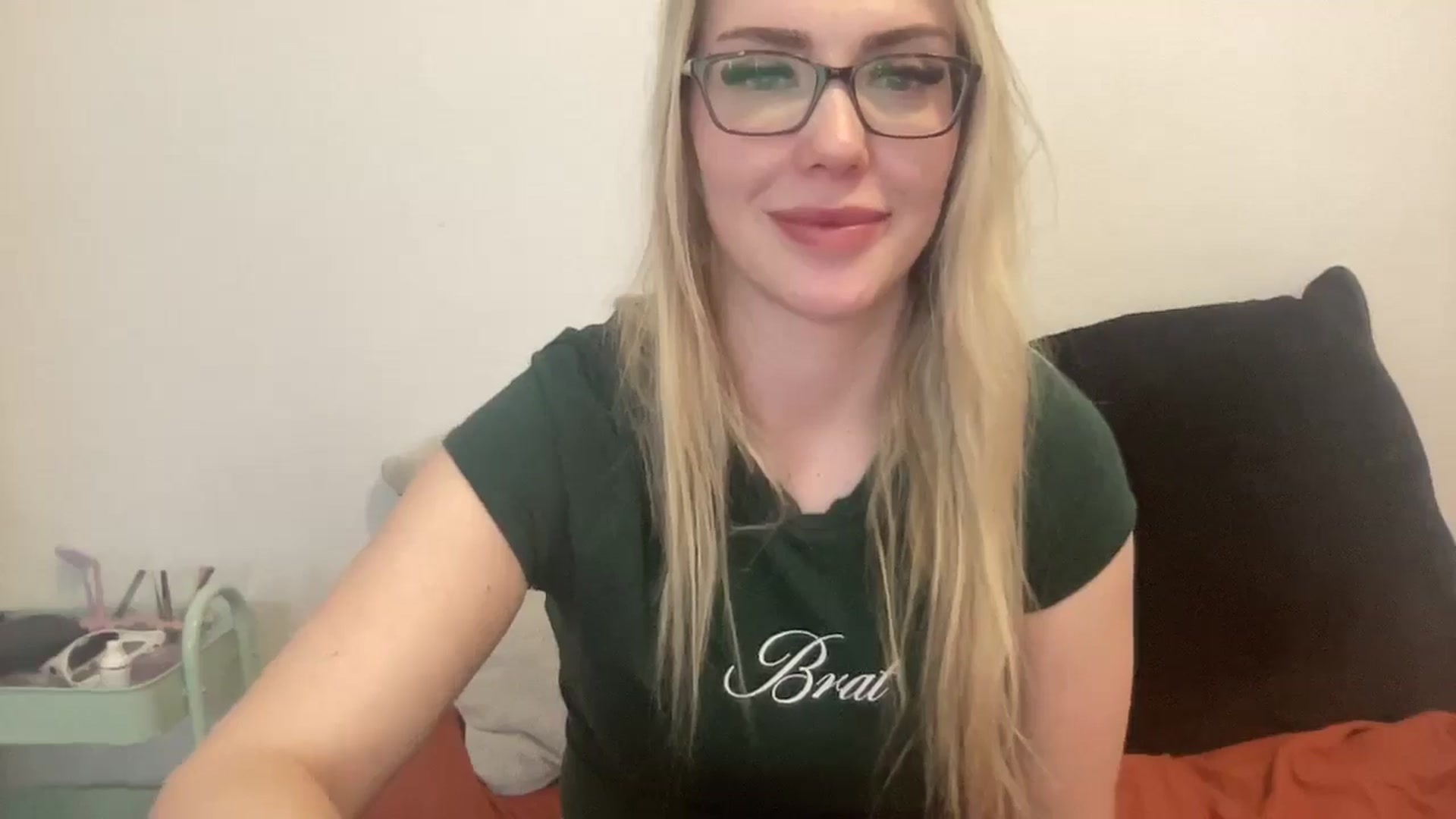 Gallery image thumbnail from AshleyMarina's myfreecams stream on, 12/31/2025, 15:34 image 4 of 20