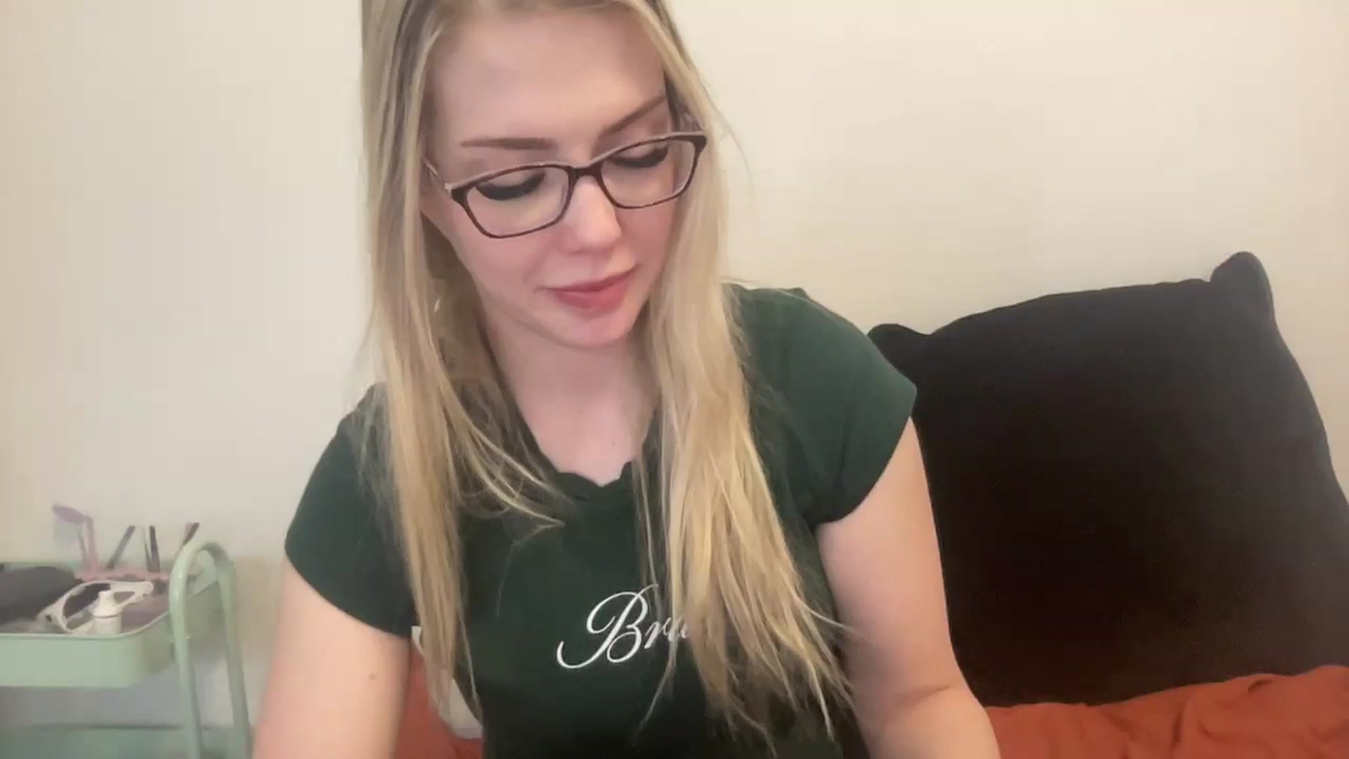 Gallery image thumbnail from AshleyMarina's myfreecams stream on, 12/31/2025, 15:34 image 7 of 20