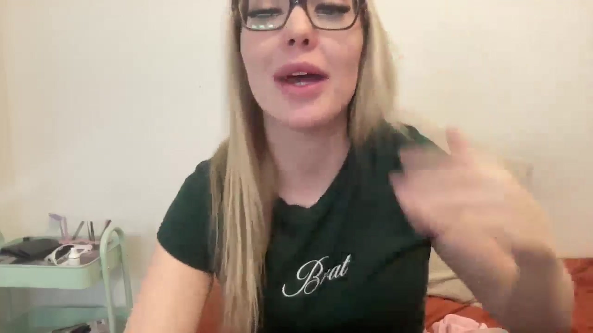 Gallery image thumbnail from AshleyMarina's myfreecams stream on, 12/31/2025, 17:18 image 3 of 20