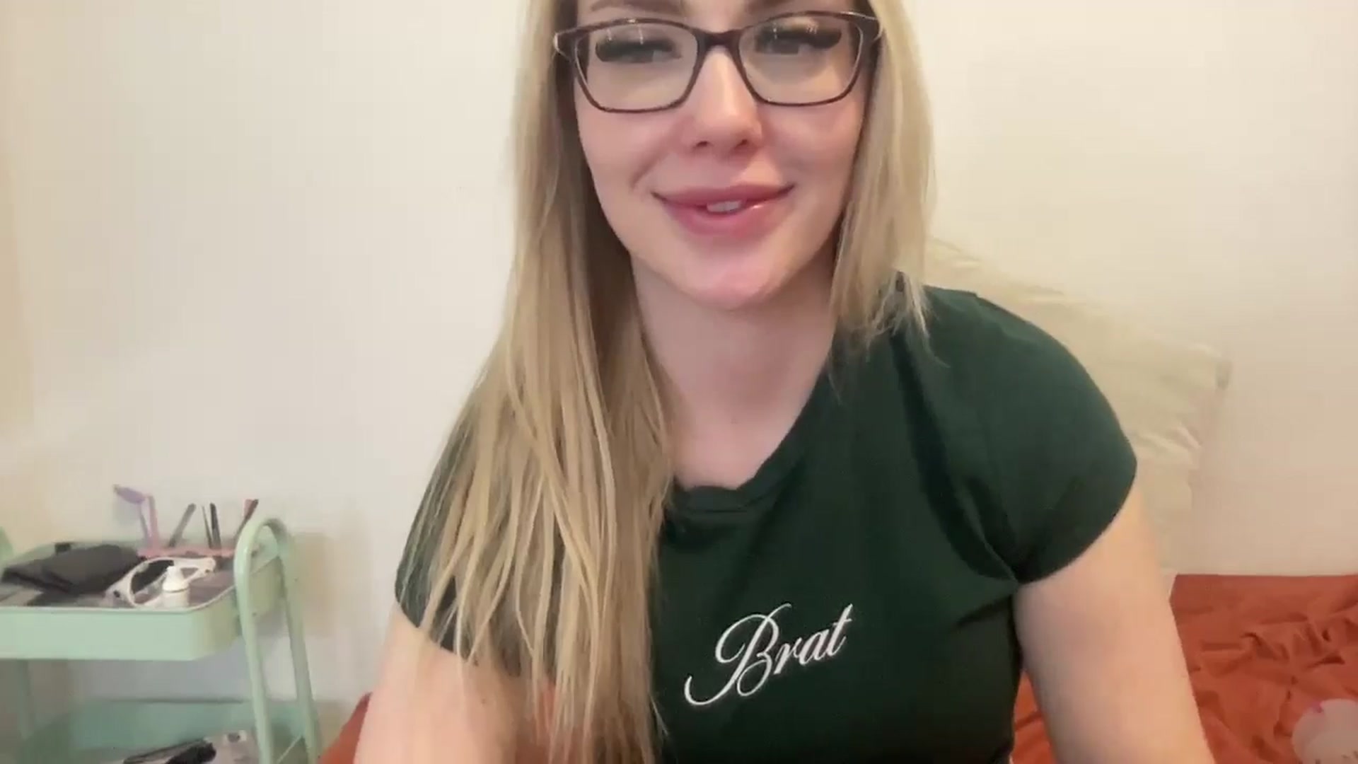 Gallery image thumbnail from AshleyMarina's myfreecams stream on, 12/31/2025, 17:18 image 5 of 20