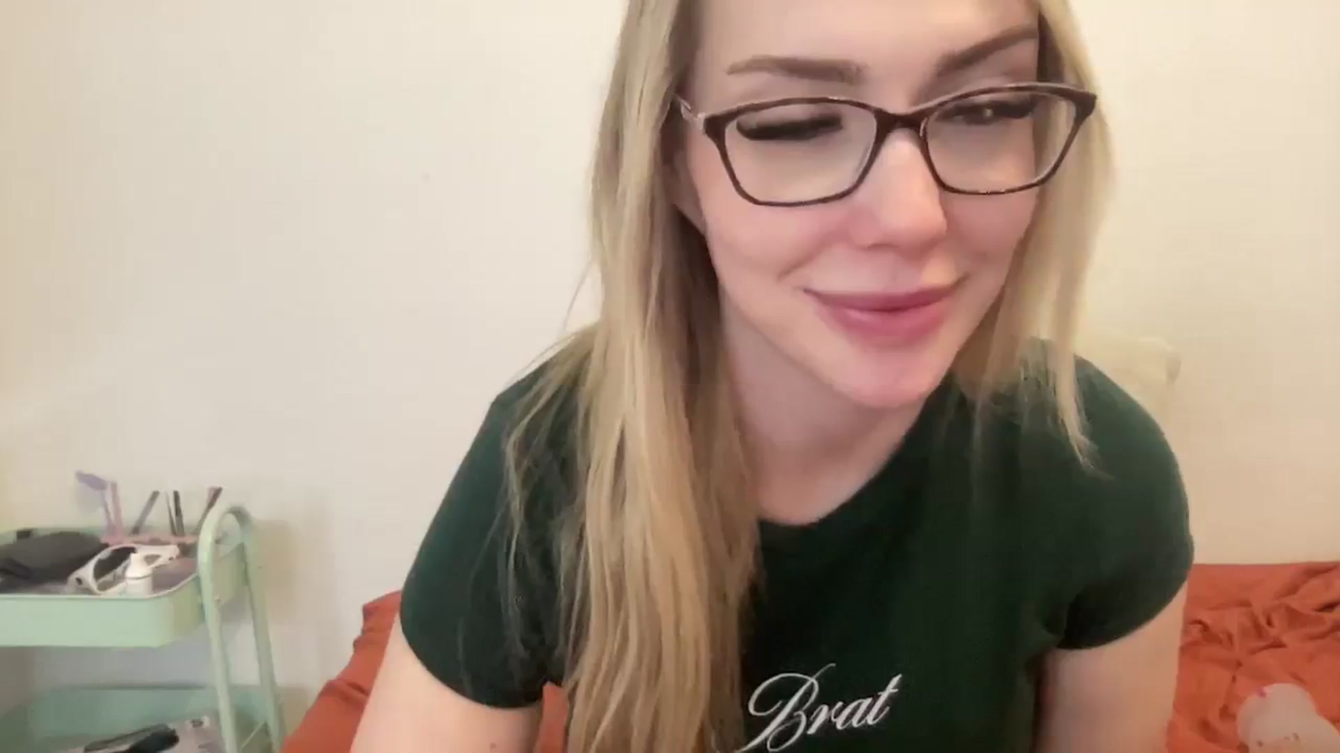 Gallery image thumbnail from AshleyMarina's myfreecams stream on, 12/31/2025, 17:18 image 9 of 20
