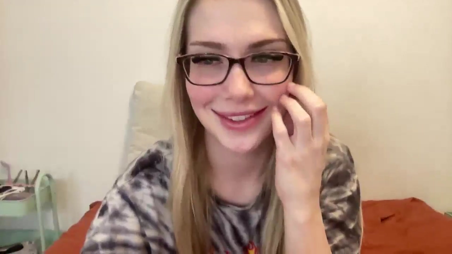 Gallery image thumbnail from AshleyMarina's myfreecams stream on, 01/01/2026, 17:23 image 14 of 20