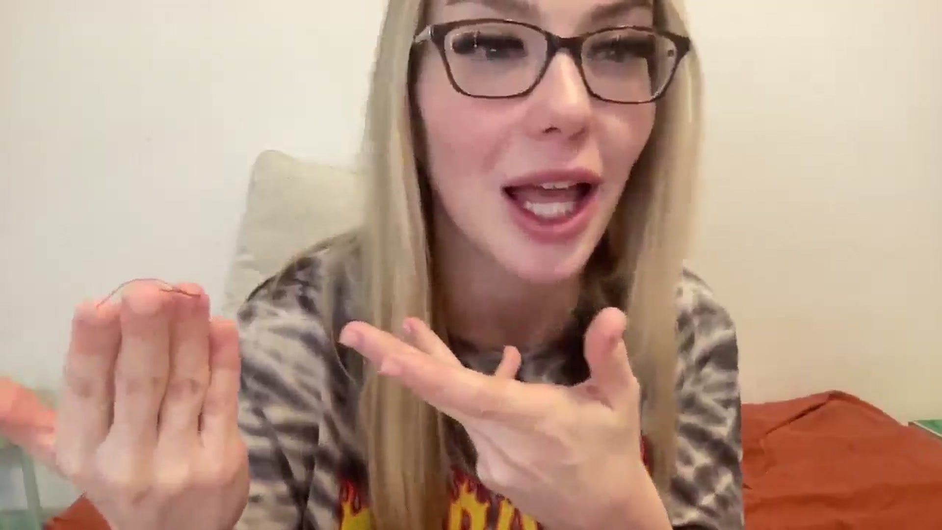 Gallery image thumbnail from AshleyMarina's myfreecams stream on, 01/01/2026, 18:07 image 15 of 20