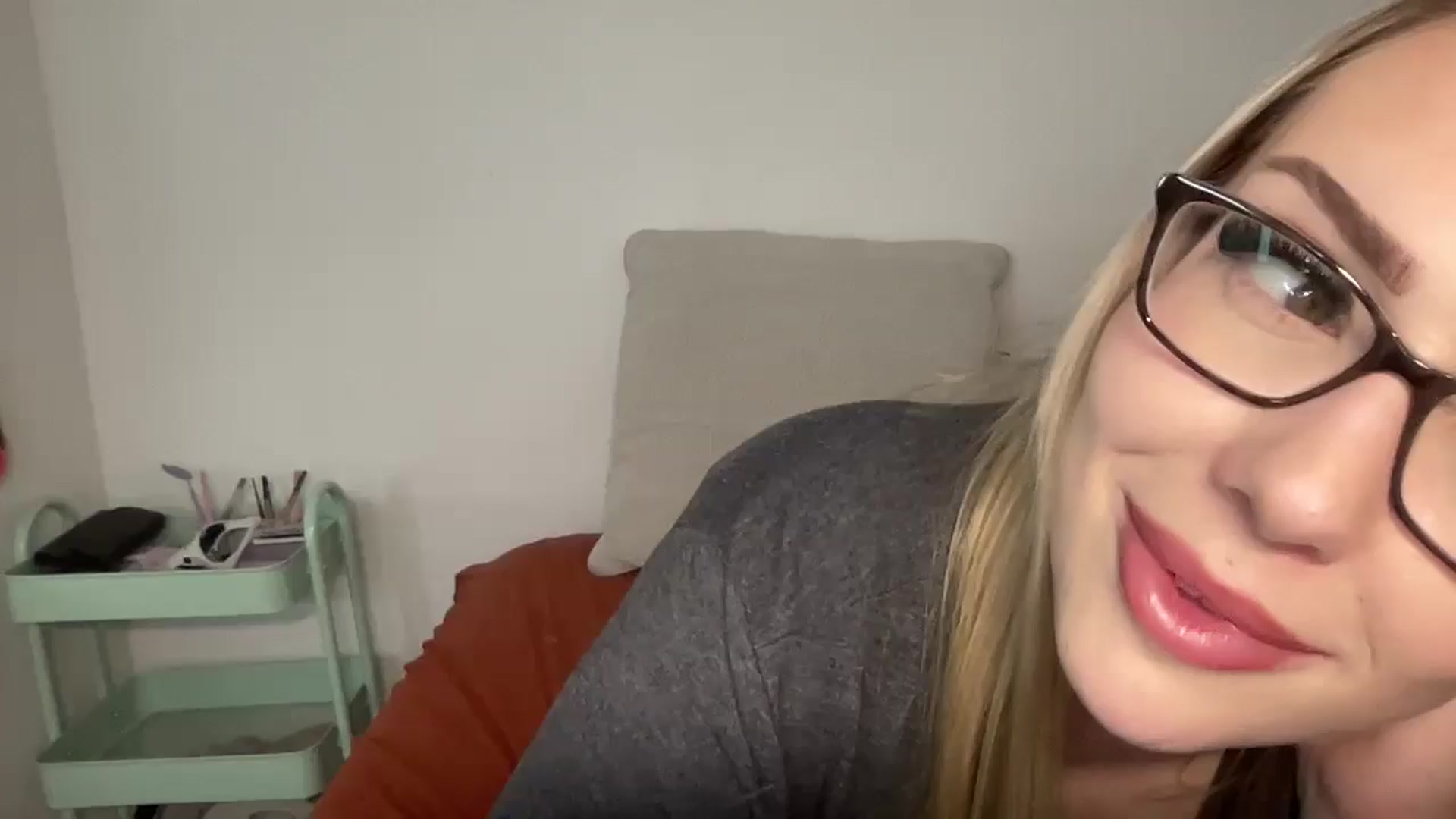 Gallery image thumbnail from AshleyMarina's myfreecams stream on, 01/02/2026, 22:43 image 5 of 20