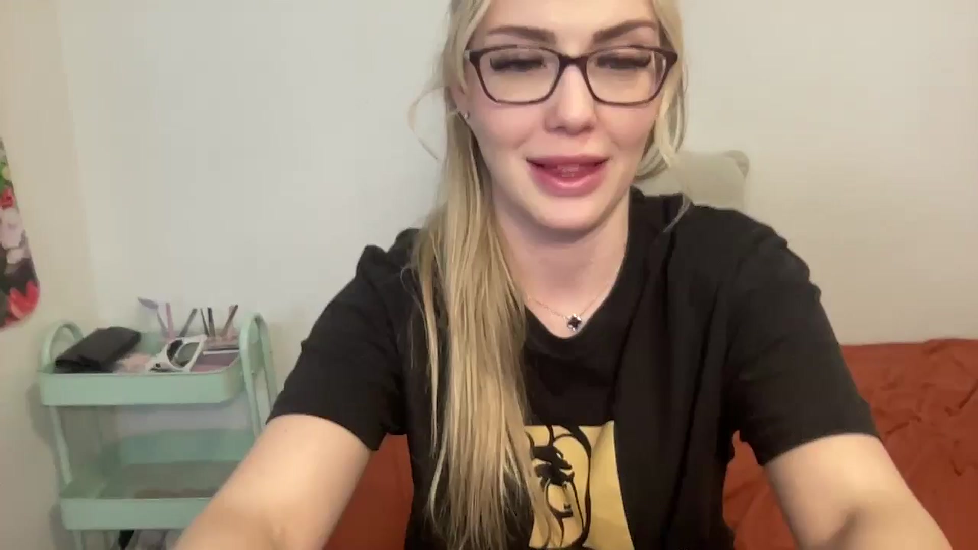 Gallery image thumbnail from AshleyMarina's myfreecams stream on, 01/04/2026, 07:54 image 1 of 20