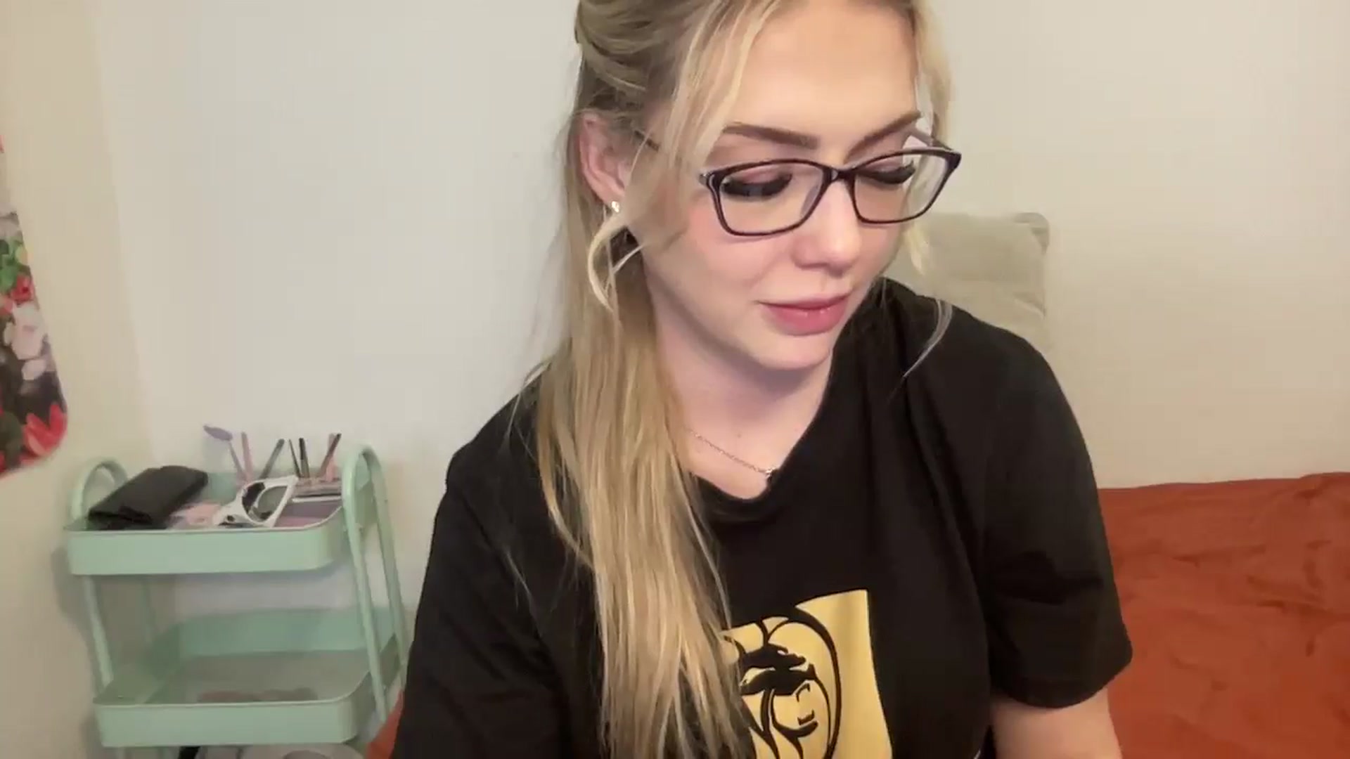 Gallery image thumbnail from AshleyMarina's myfreecams stream on, 01/04/2026, 07:54 image 12 of 20