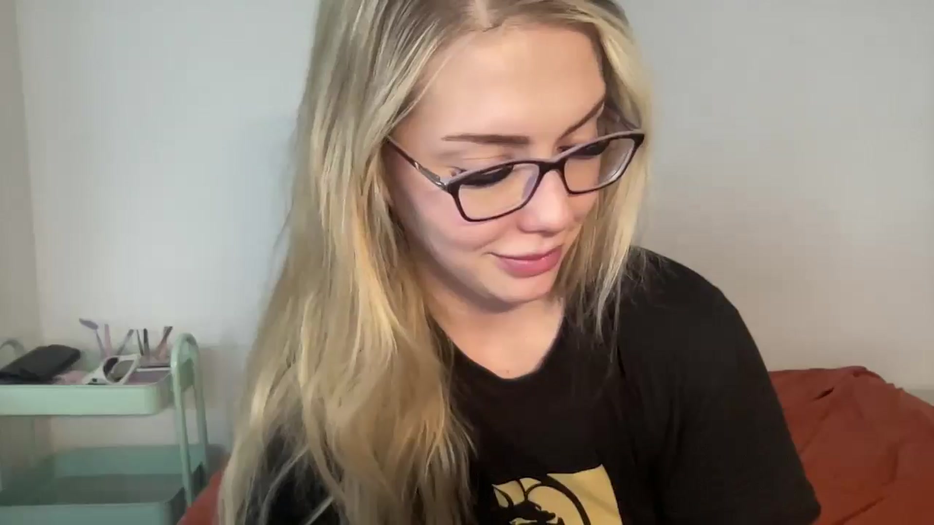 Gallery image thumbnail from AshleyMarina's myfreecams stream on, 01/04/2026, 16:59 image 5 of 20