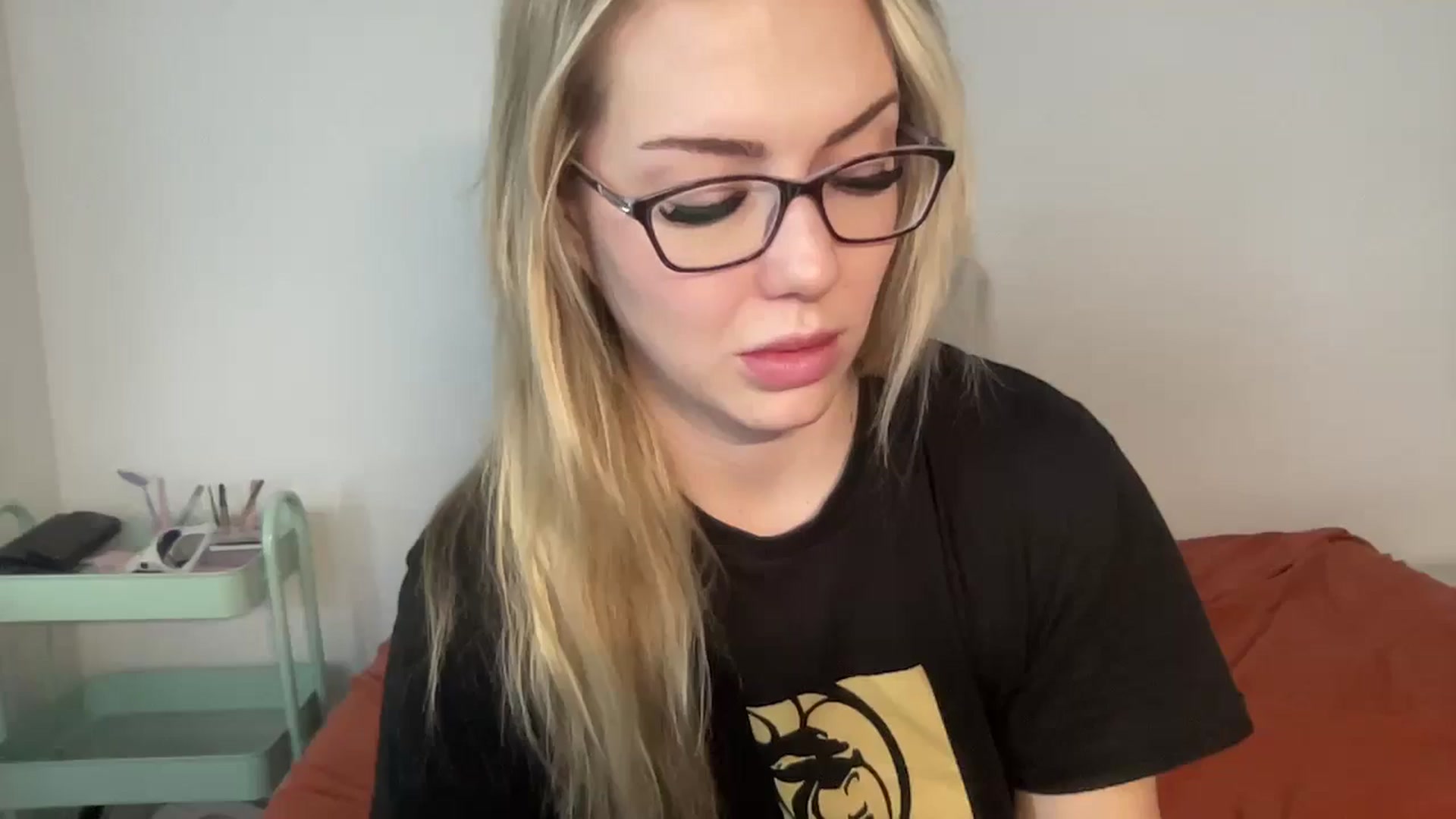 Gallery image thumbnail from AshleyMarina's myfreecams stream on, 01/04/2026, 16:59 image 13 of 20