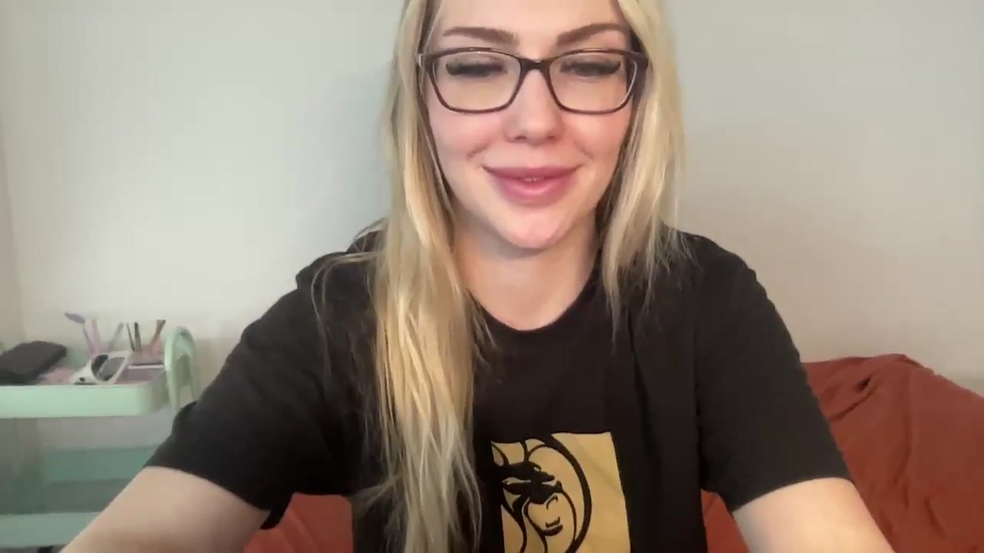 Gallery image thumbnail from AshleyMarina's myfreecams stream on, 01/04/2026, 17:38 image 17 of 20