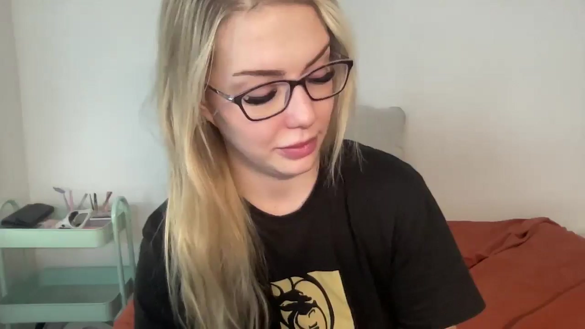 Gallery image thumbnail from AshleyMarina's myfreecams stream on, 01/04/2026, 17:38 image 3 of 20