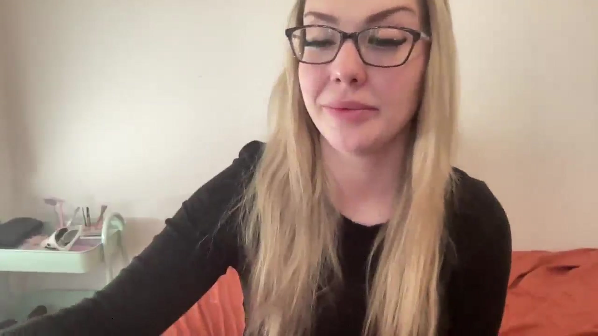 Gallery image thumbnail from AshleyMarina's myfreecams stream on, 01/04/2026, 19:41 image 2 of 20
