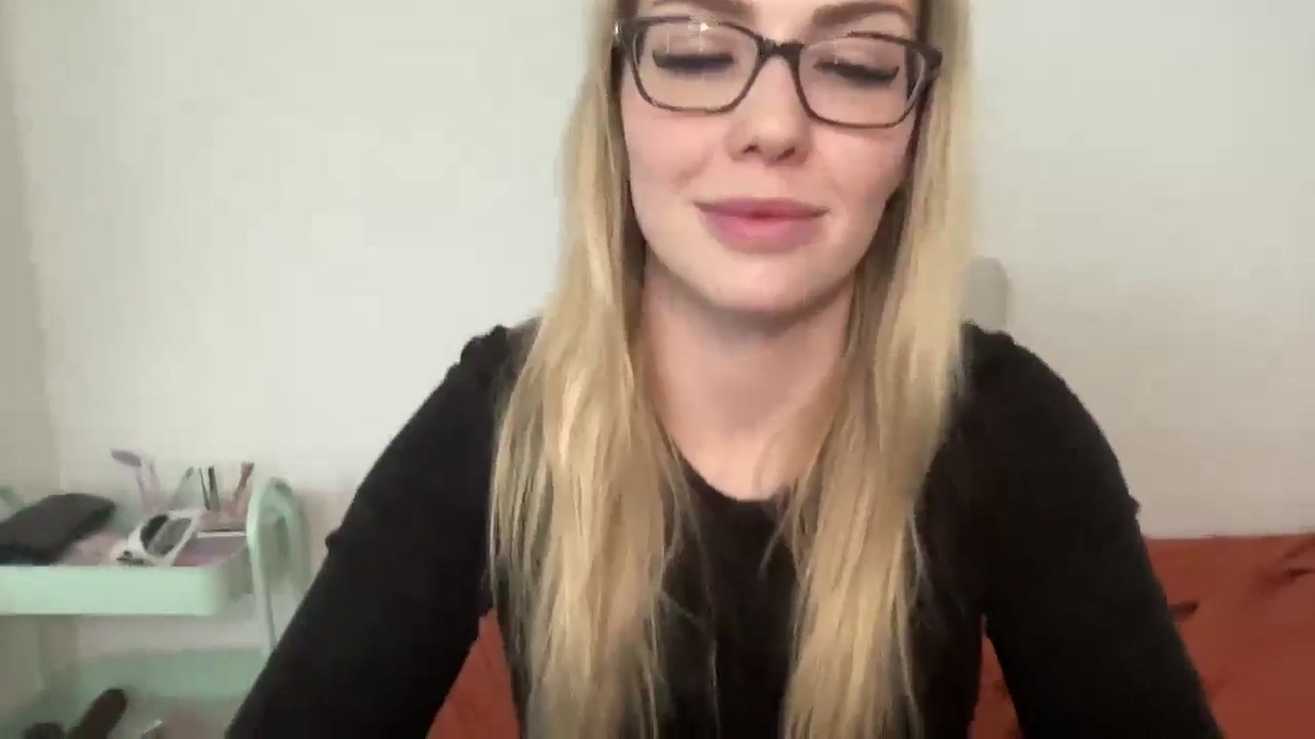 Gallery image thumbnail from AshleyMarina's myfreecams stream on, 01/04/2026, 20:52 image 17 of 20