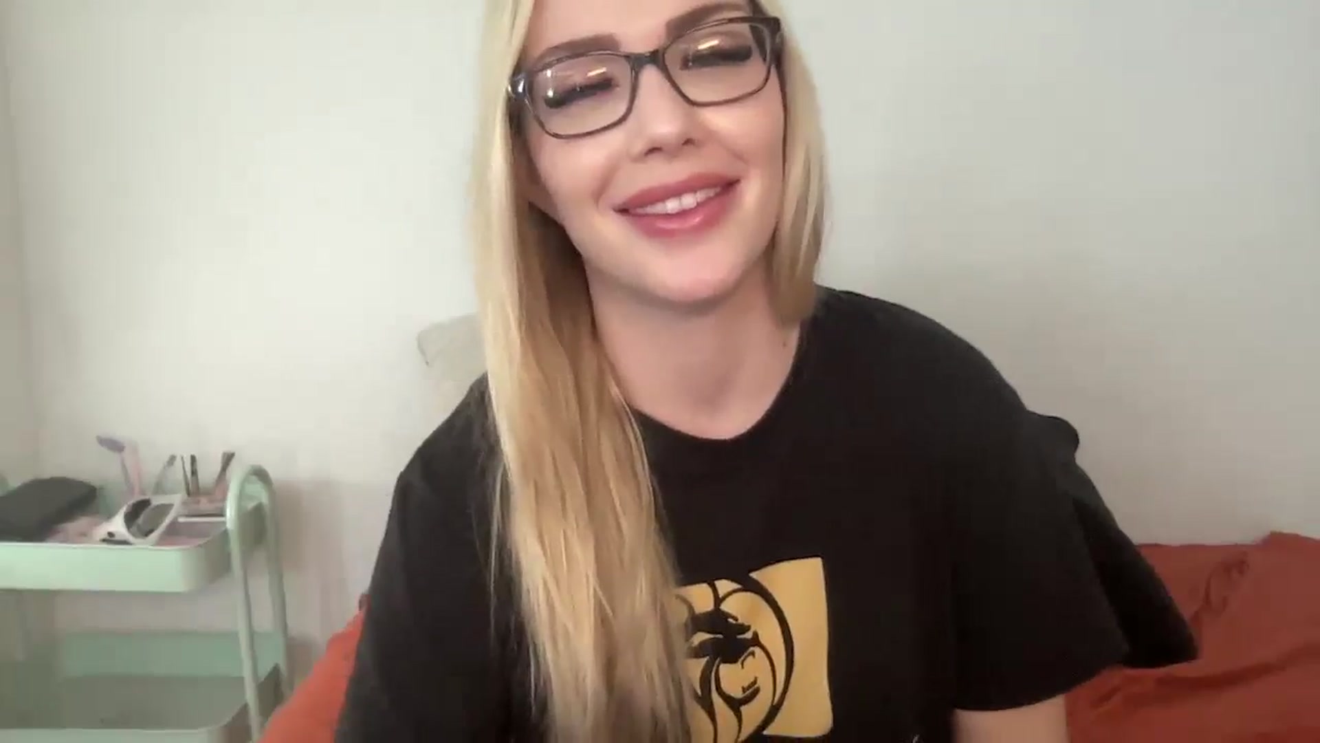 Gallery image thumbnail from AshleyMarina's myfreecams stream on, 01/07/2026, 17:26 image 2 of 20