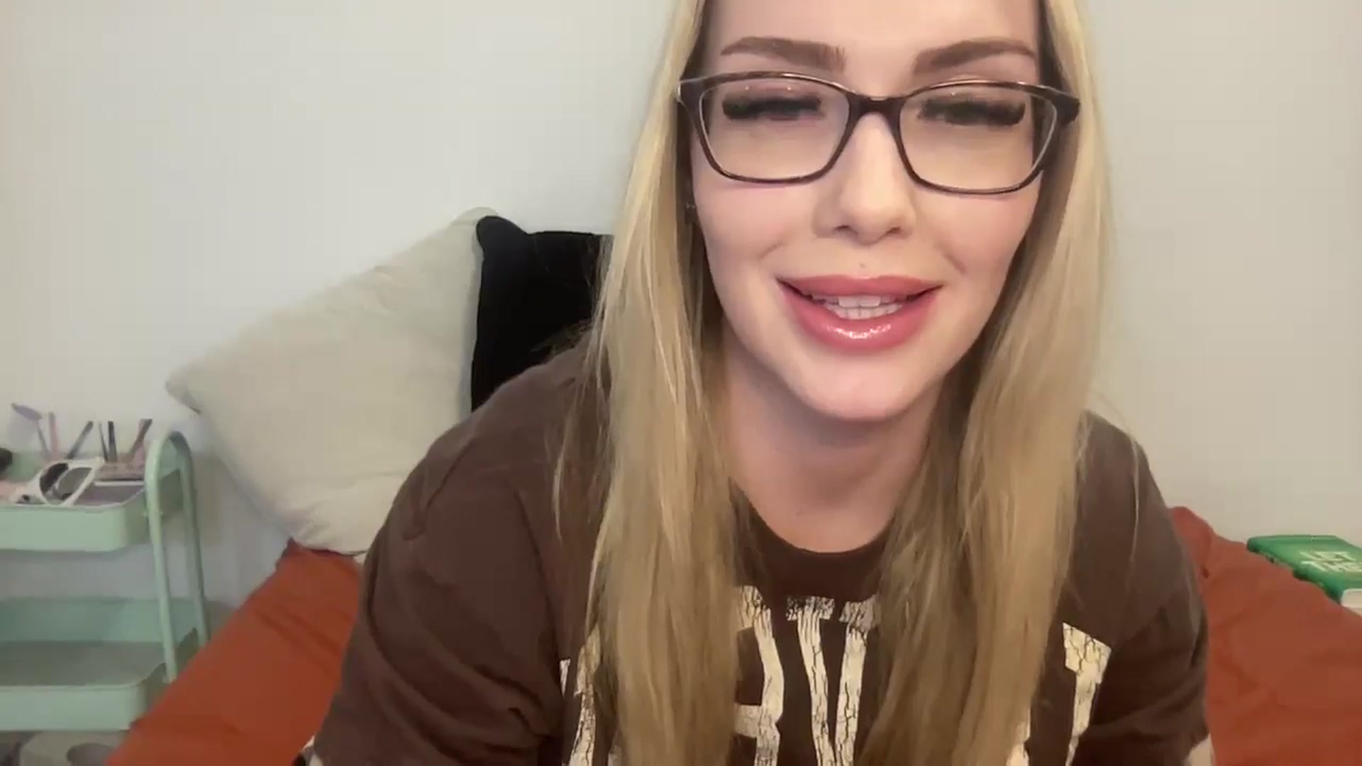 Gallery image thumbnail from AshleyMarina's myfreecams stream on, 01/08/2026, 01:53 image 11 of 20