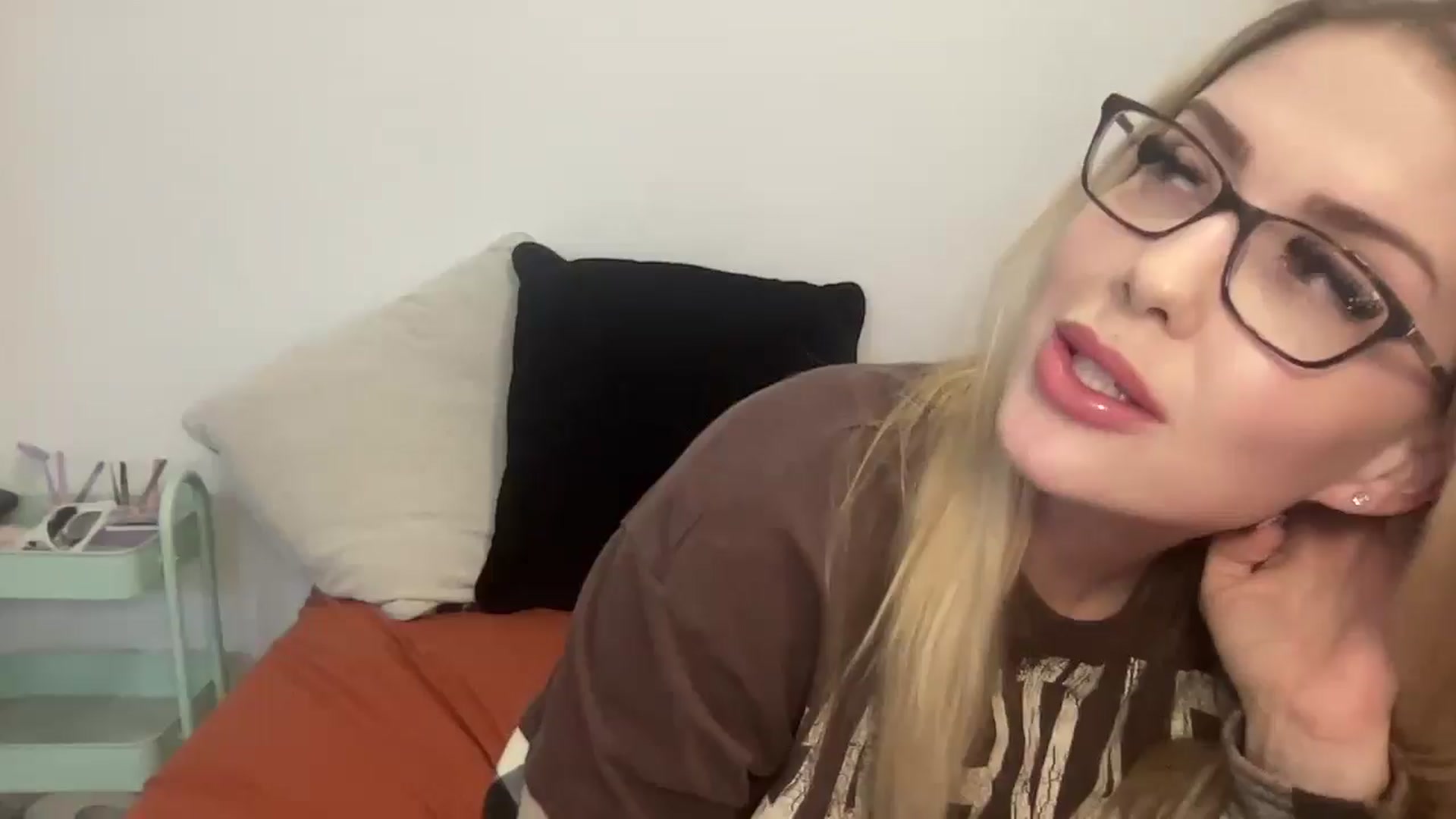 Gallery image thumbnail from AshleyMarina's myfreecams stream on, 01/08/2026, 01:53 image 8 of 20