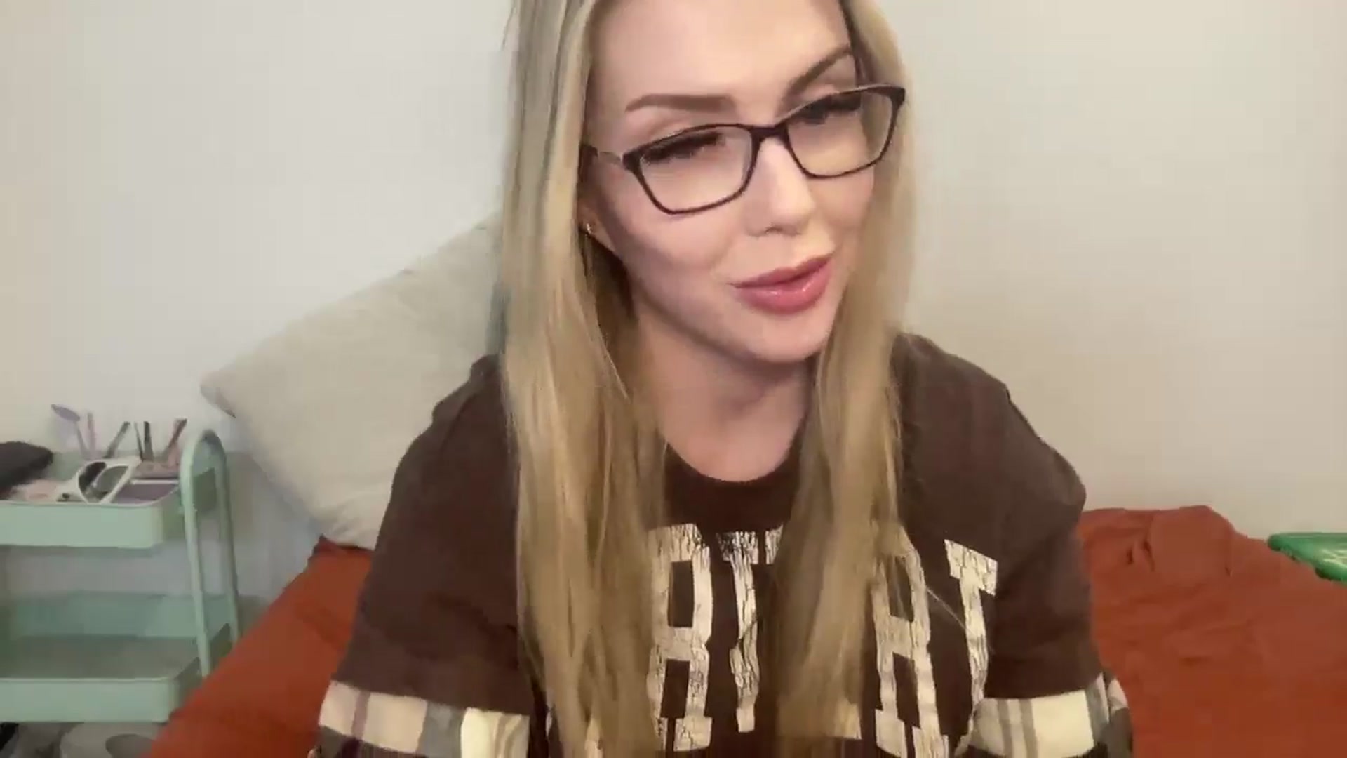 Gallery image thumbnail from AshleyMarina's myfreecams stream on, 01/08/2026, 01:53 image 18 of 20