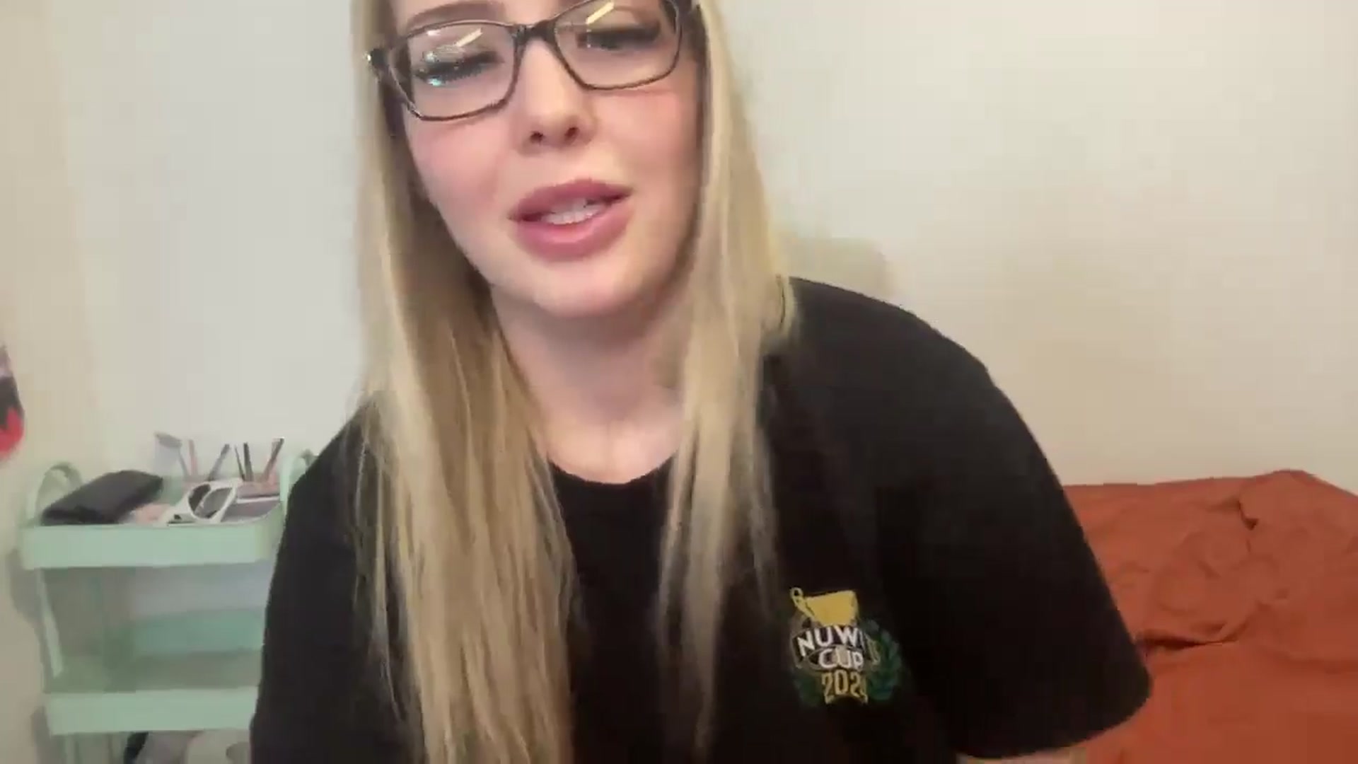 Gallery image thumbnail from AshleyMarina's myfreecams stream on, 01/15/2026, 15:13 image 18 of 20